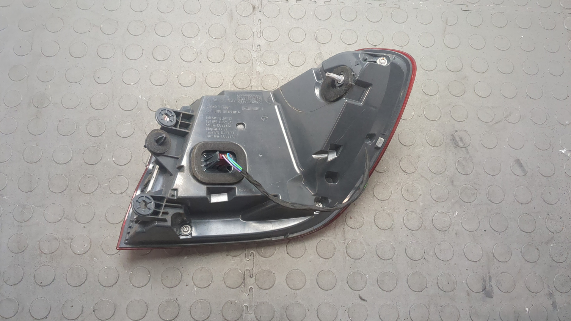 Фонарь задний левый