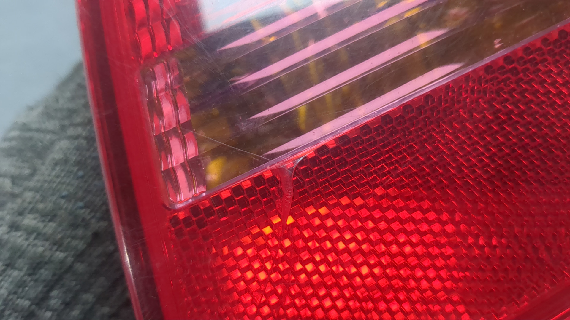 Фонарь задний правый