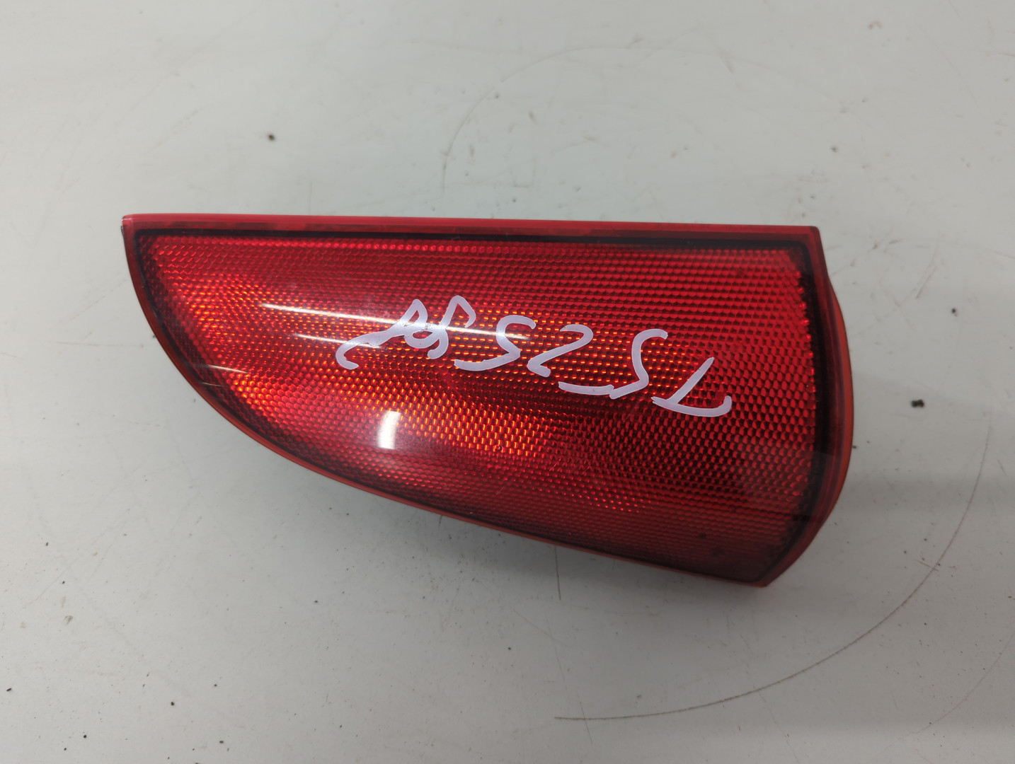 Отражатель в бампер задний левый