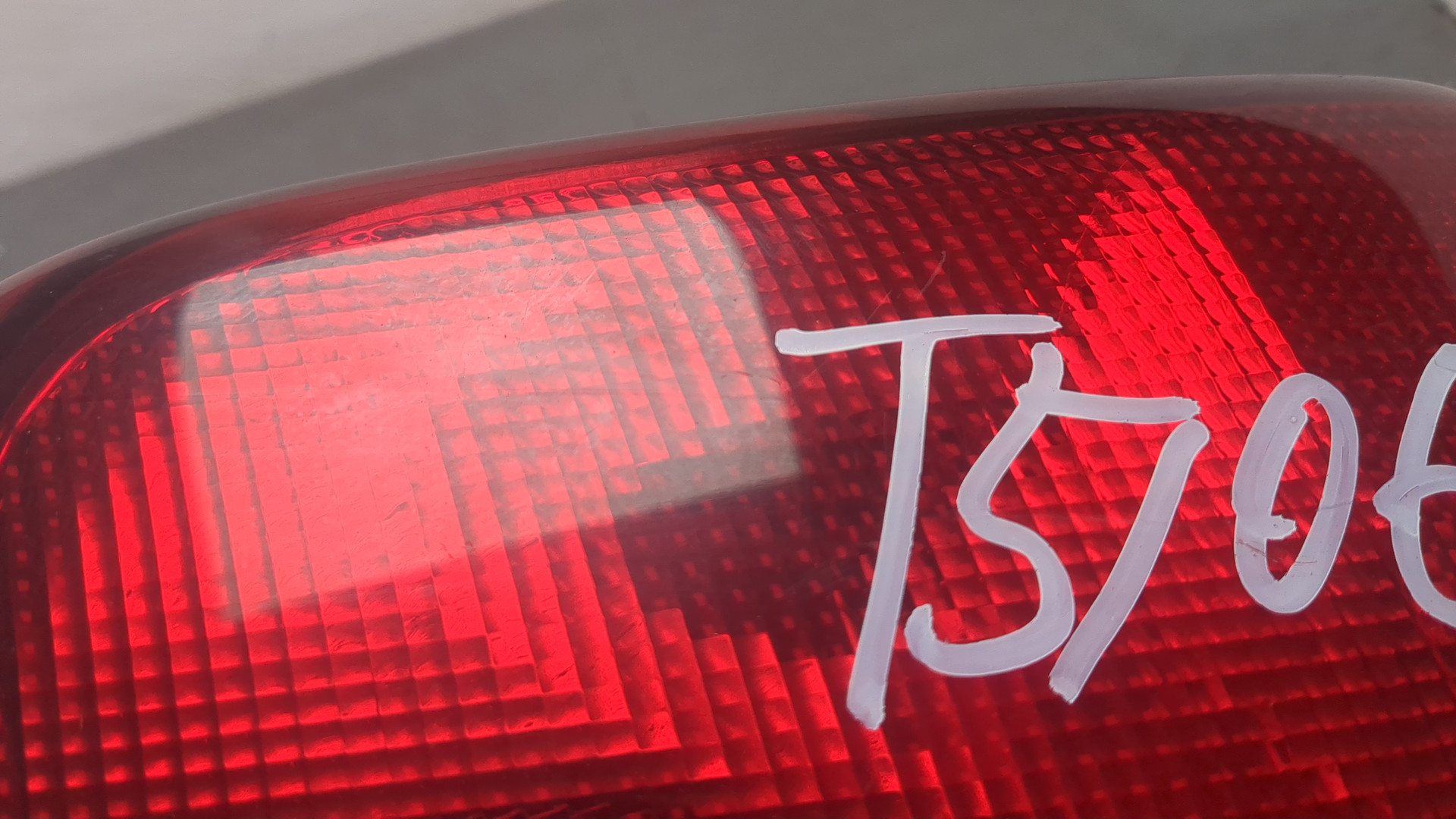 Фонарь задний левый