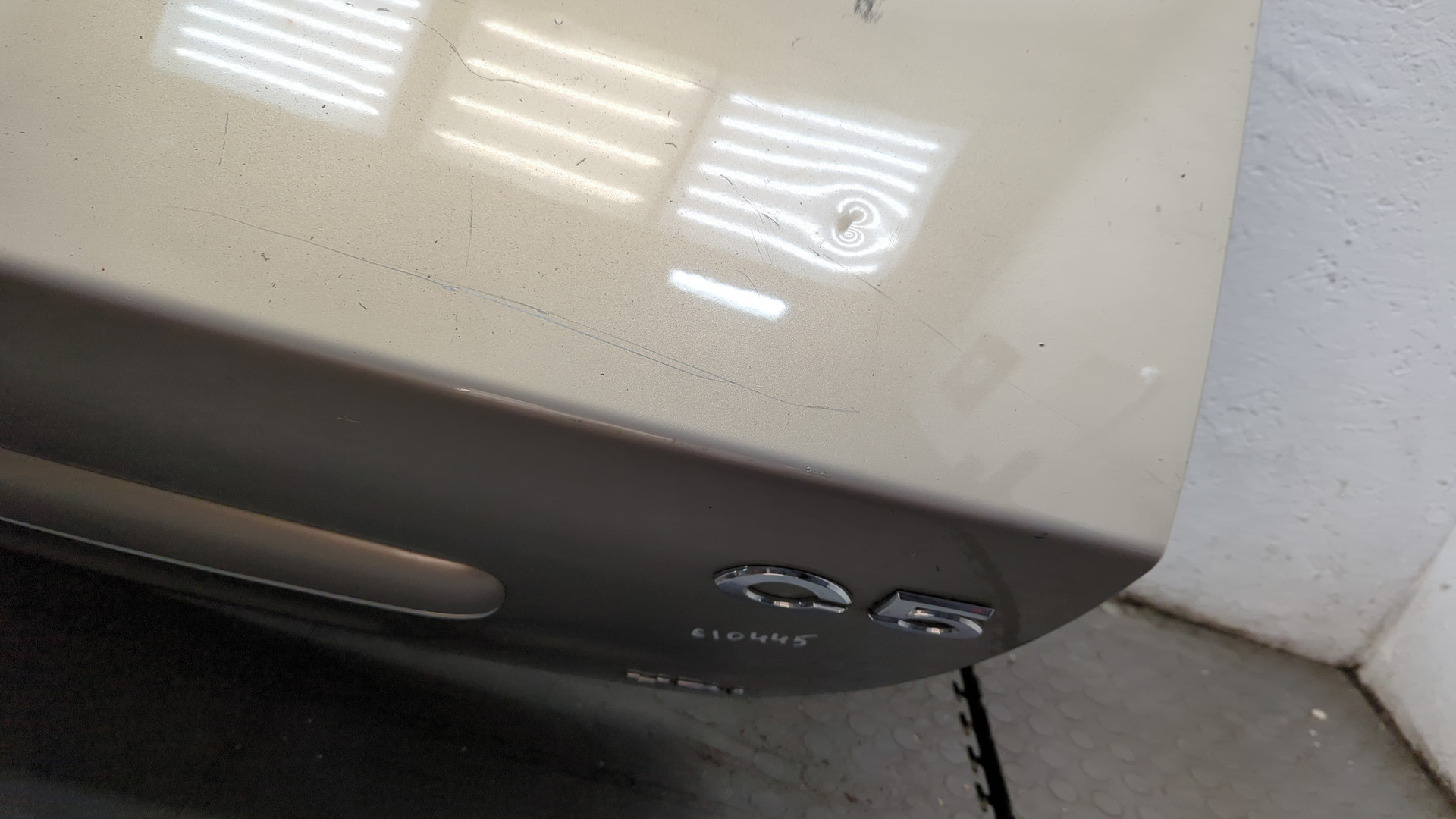 Дверь багажника