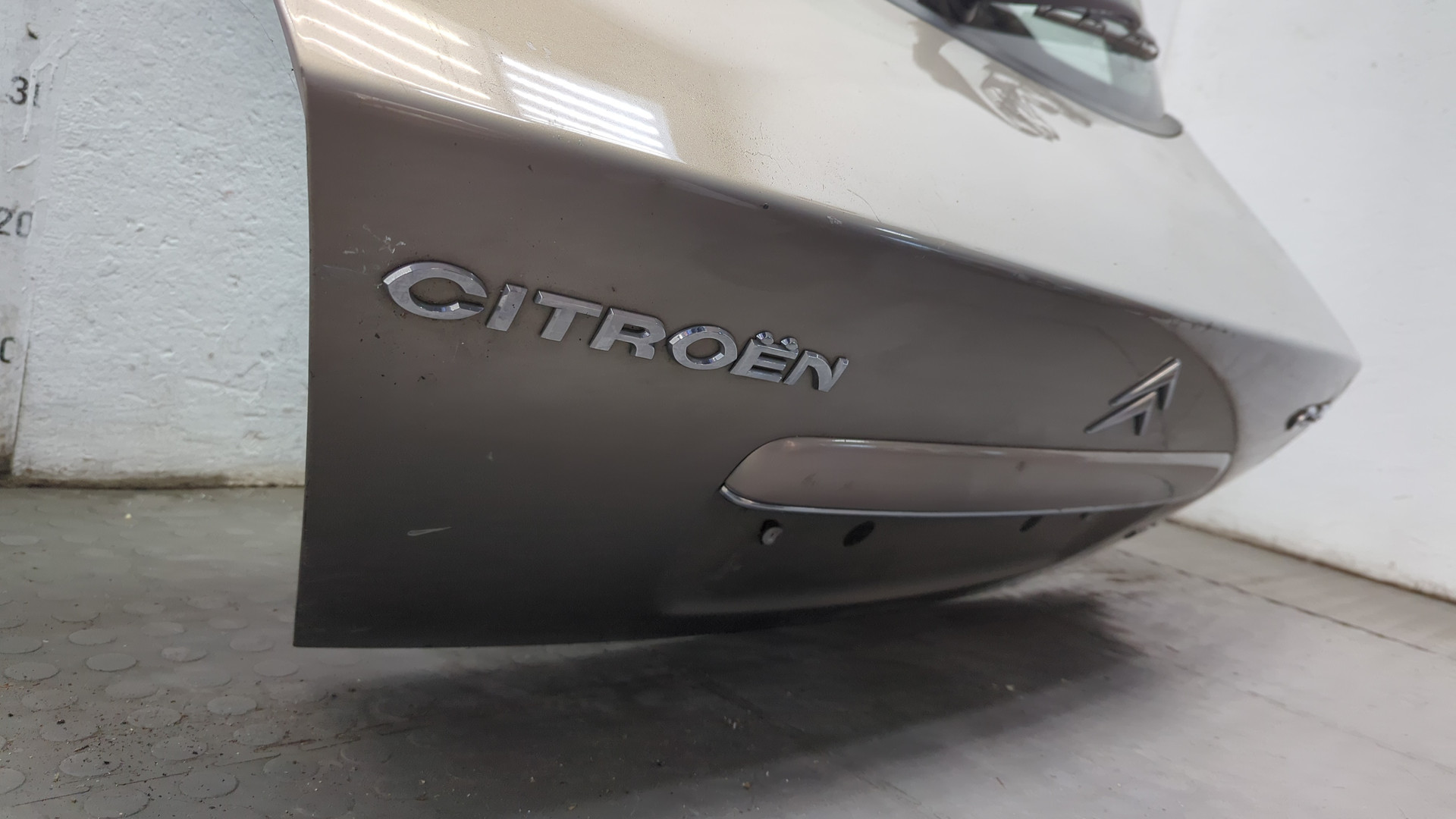 Дверь багажника