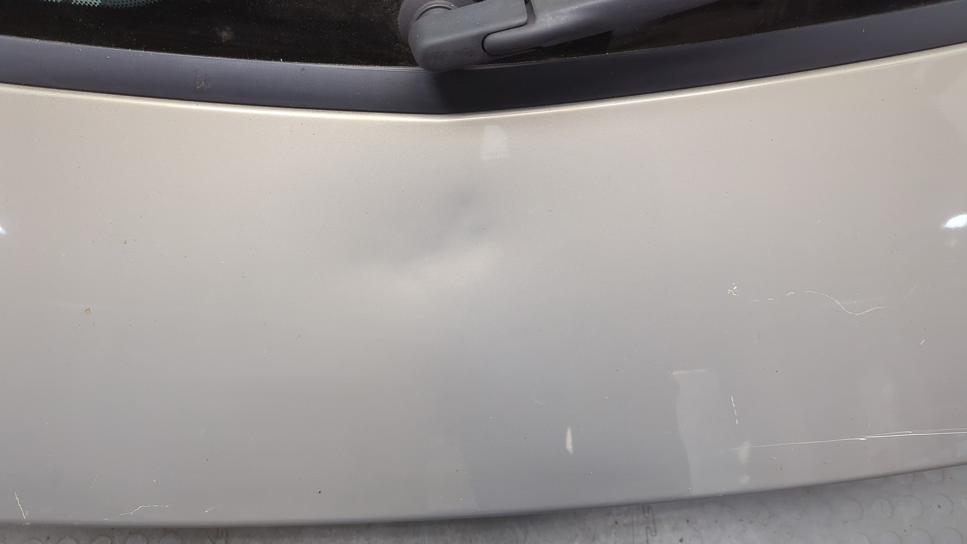 Дверь багажника