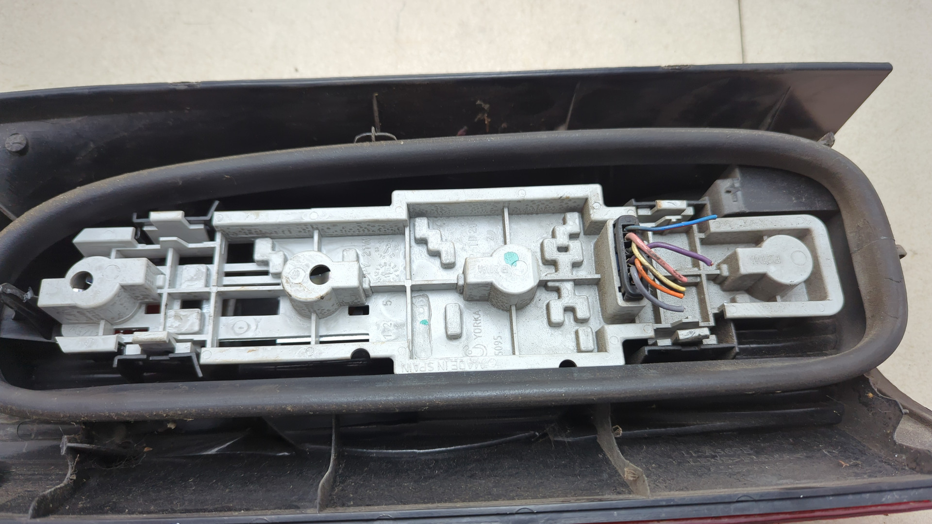 Фонарь задний правый