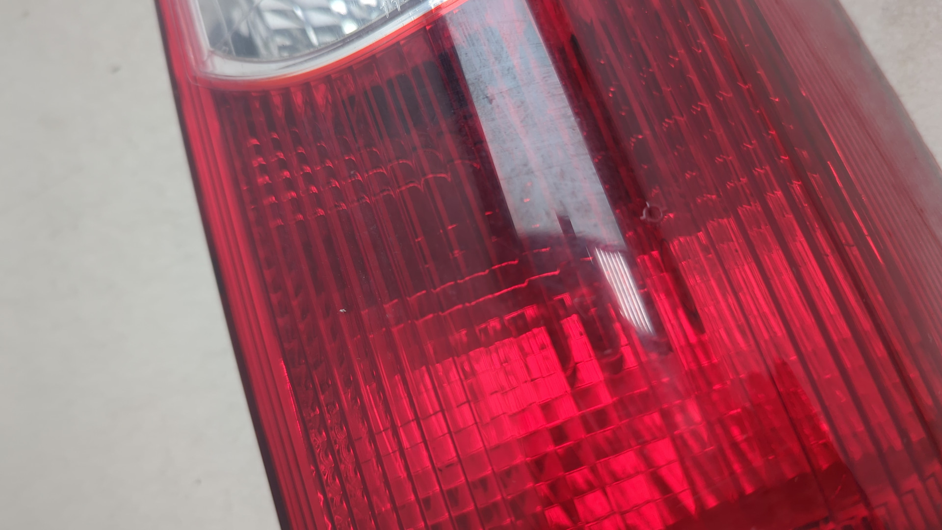 Фонарь задний правый