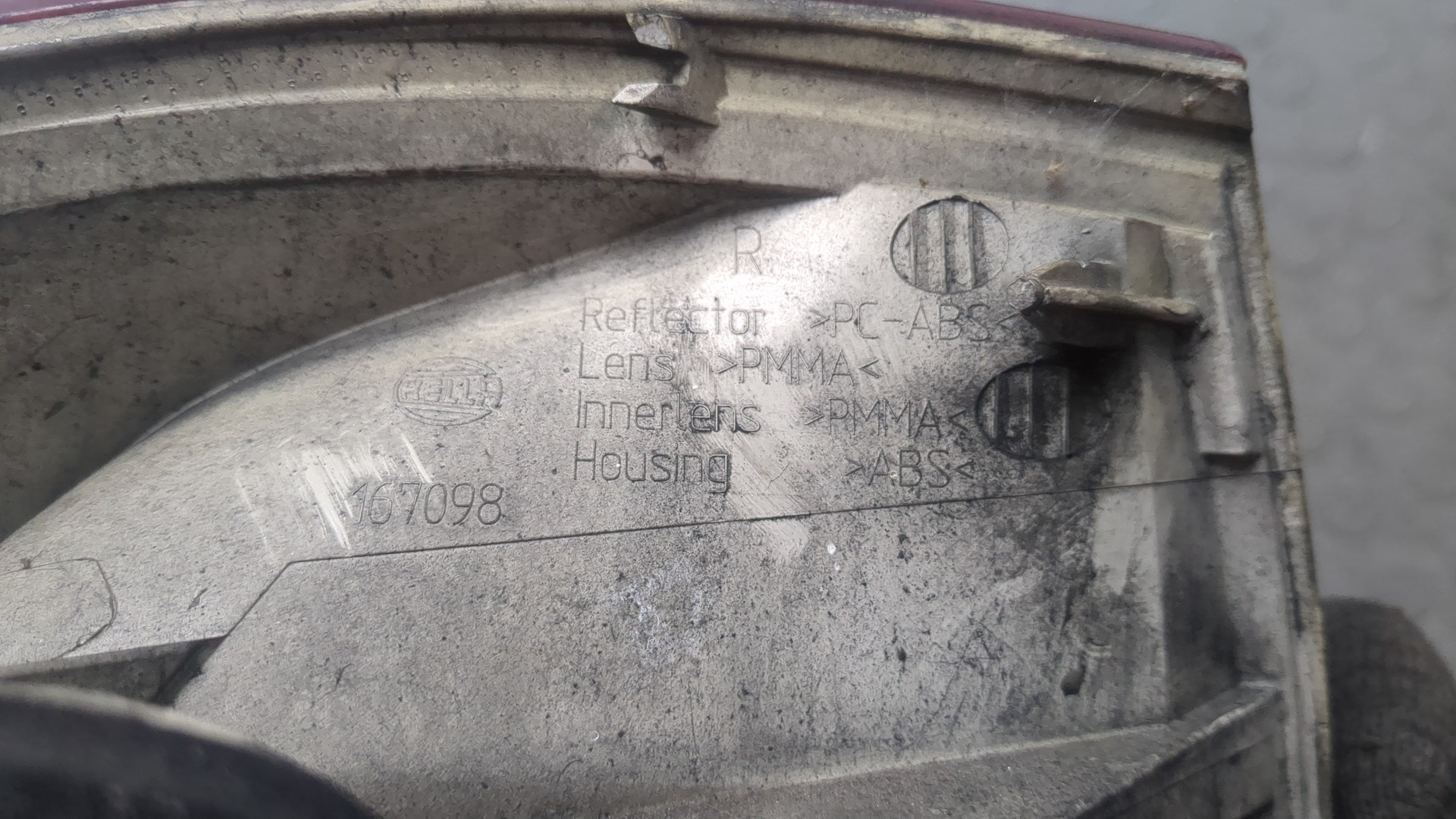 Фонарь задний правый