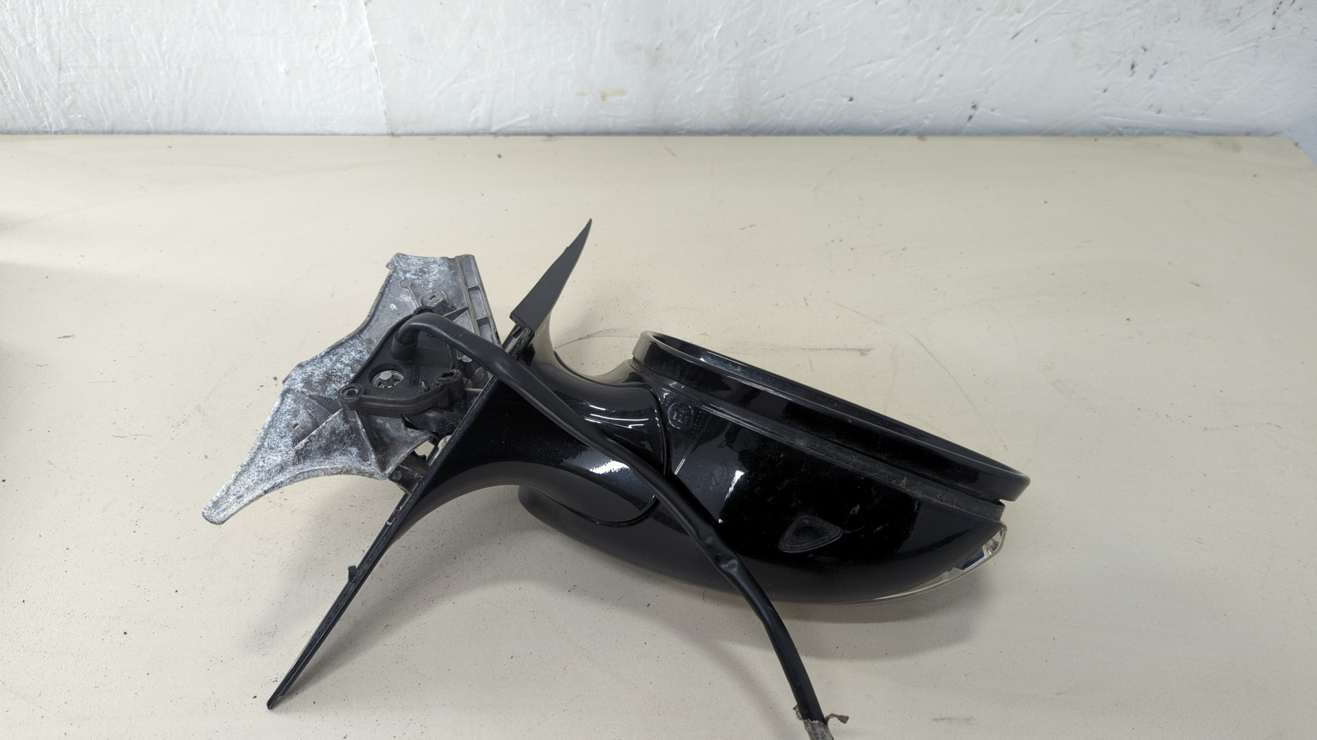 Зеркало правое электрическое