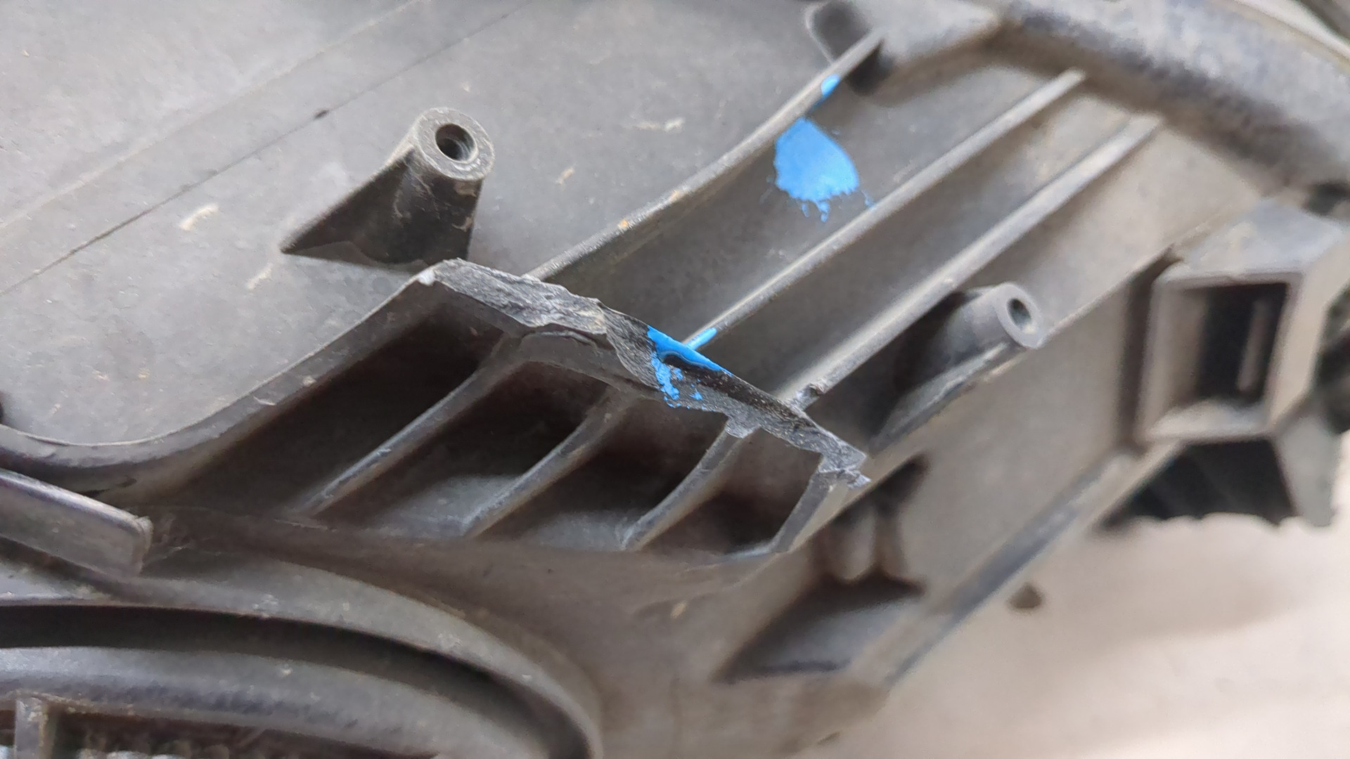 Фара правая