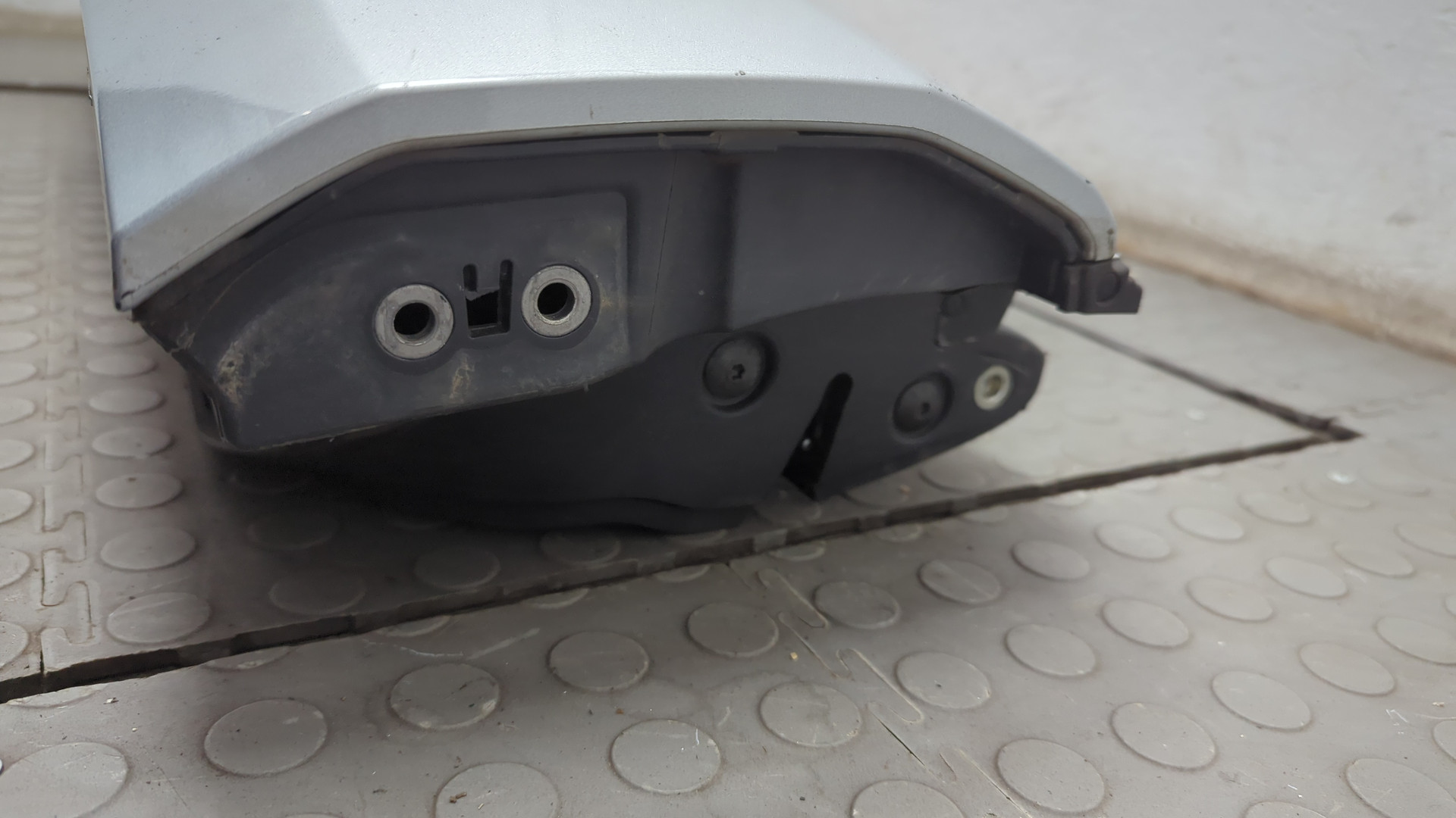 Дверь багажника нижняя (борт)