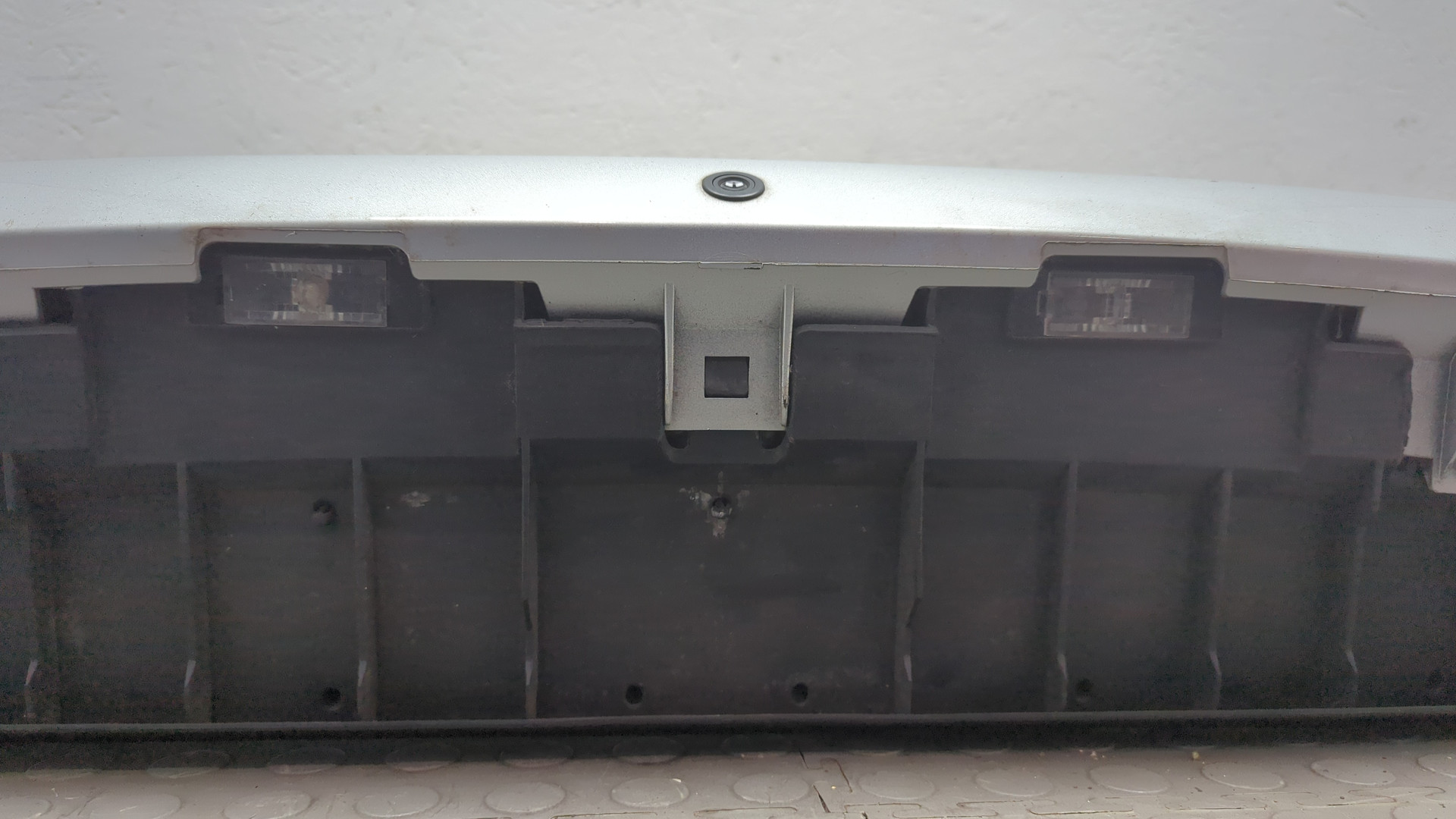 Дверь багажника нижняя (борт)