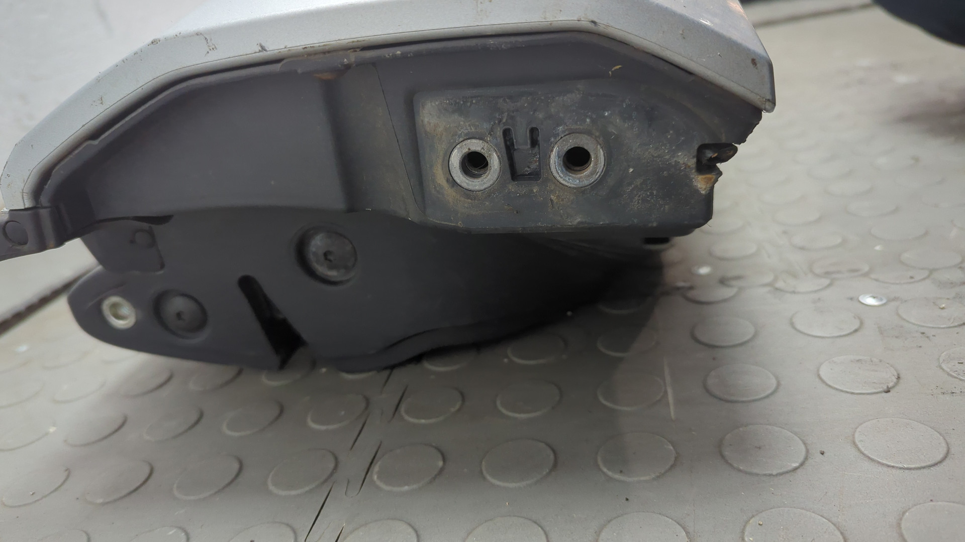 Дверь багажника нижняя (борт)