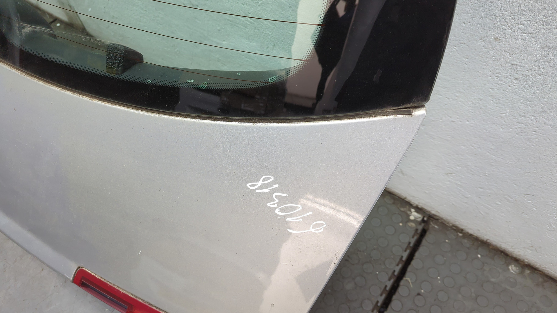 Дверь багажника