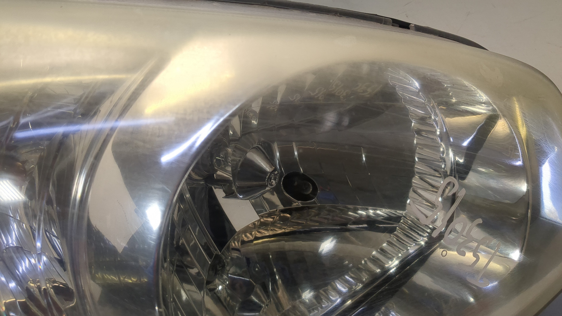 Фара правая