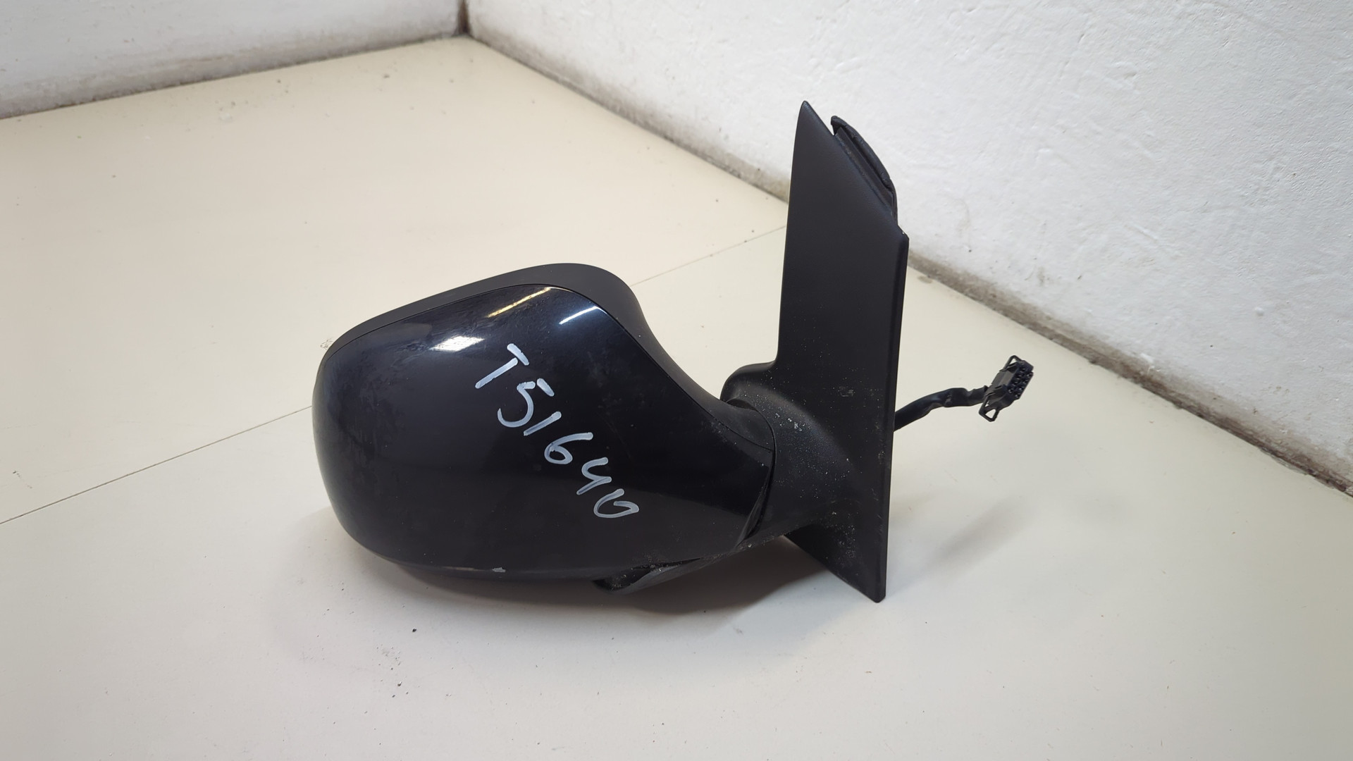 Зеркало правое электрическое