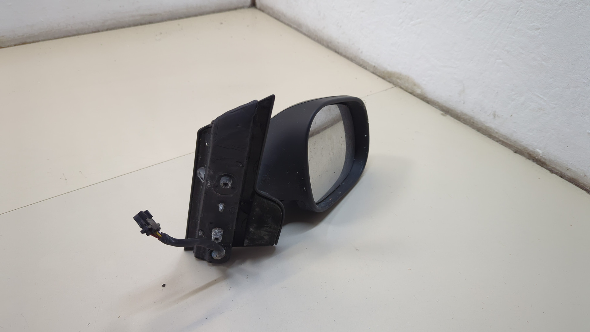 Зеркало правое электрическое