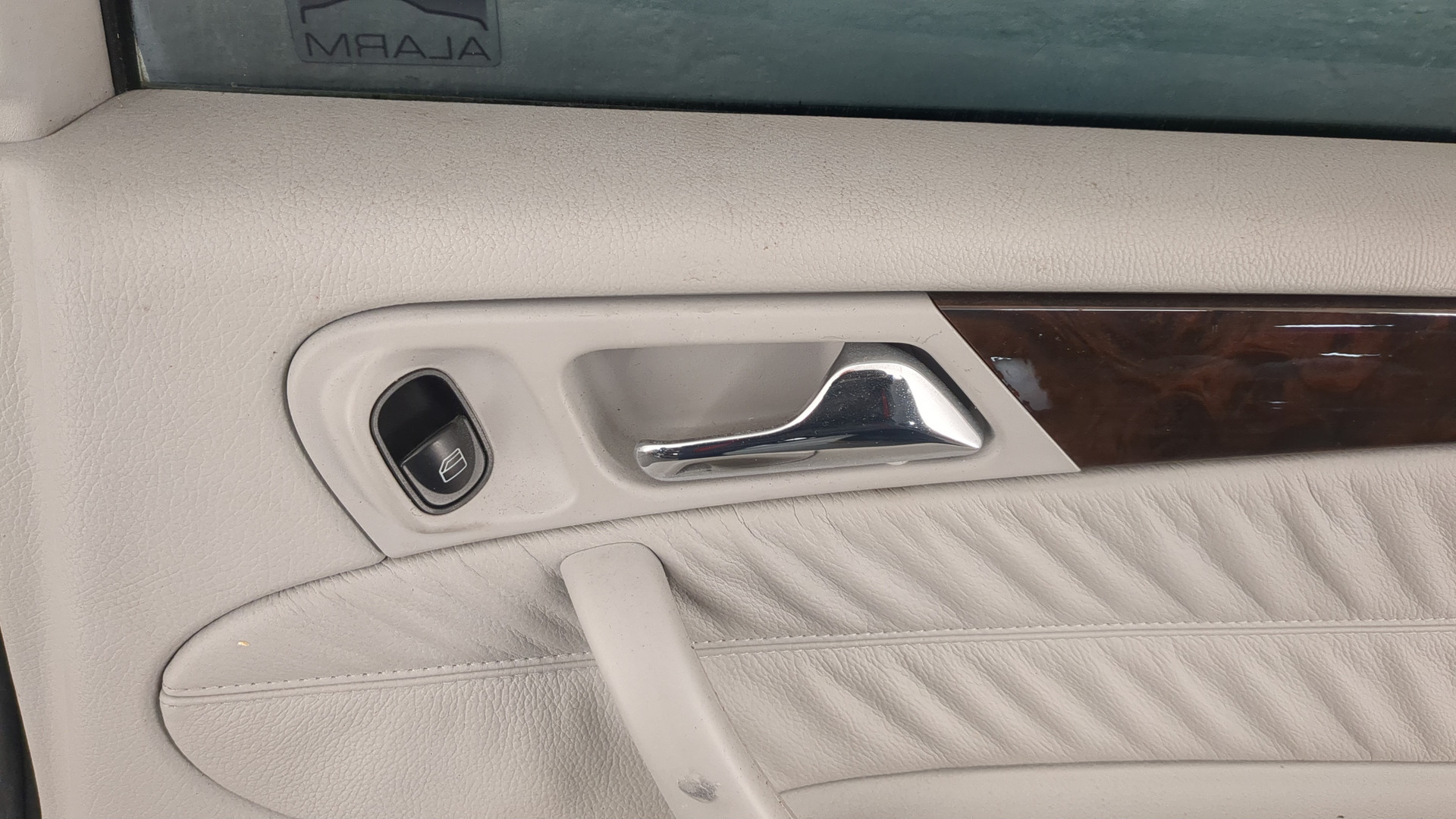 Дверь задняя правая