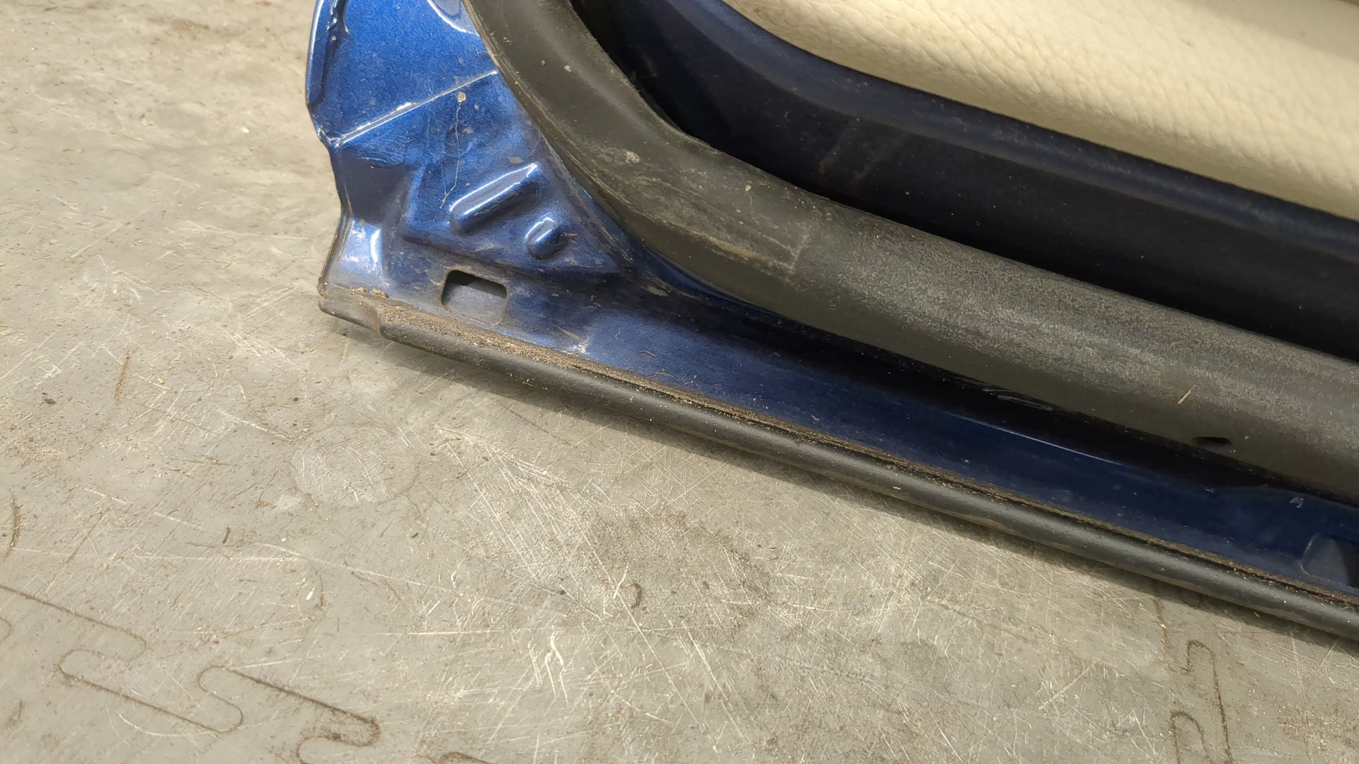 Дверь задняя правая