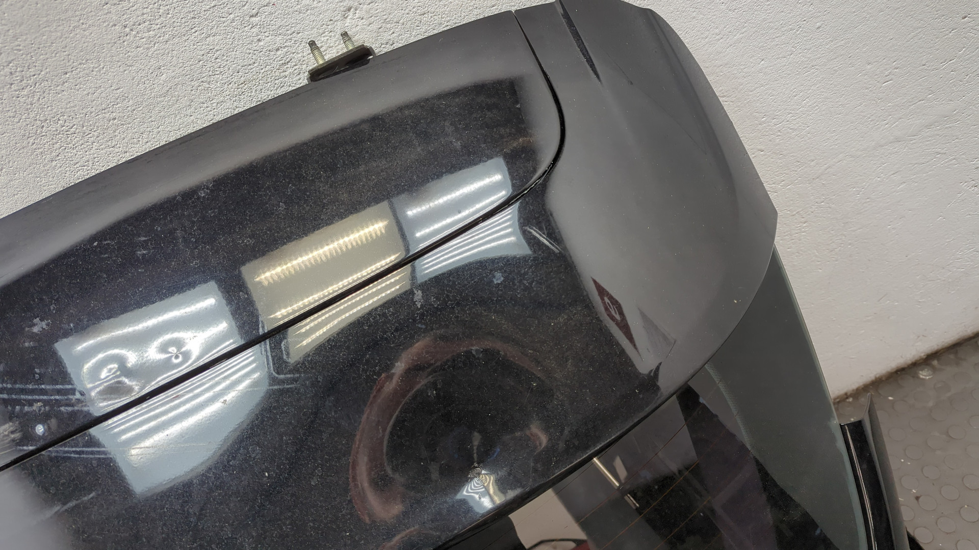 Дверь багажника