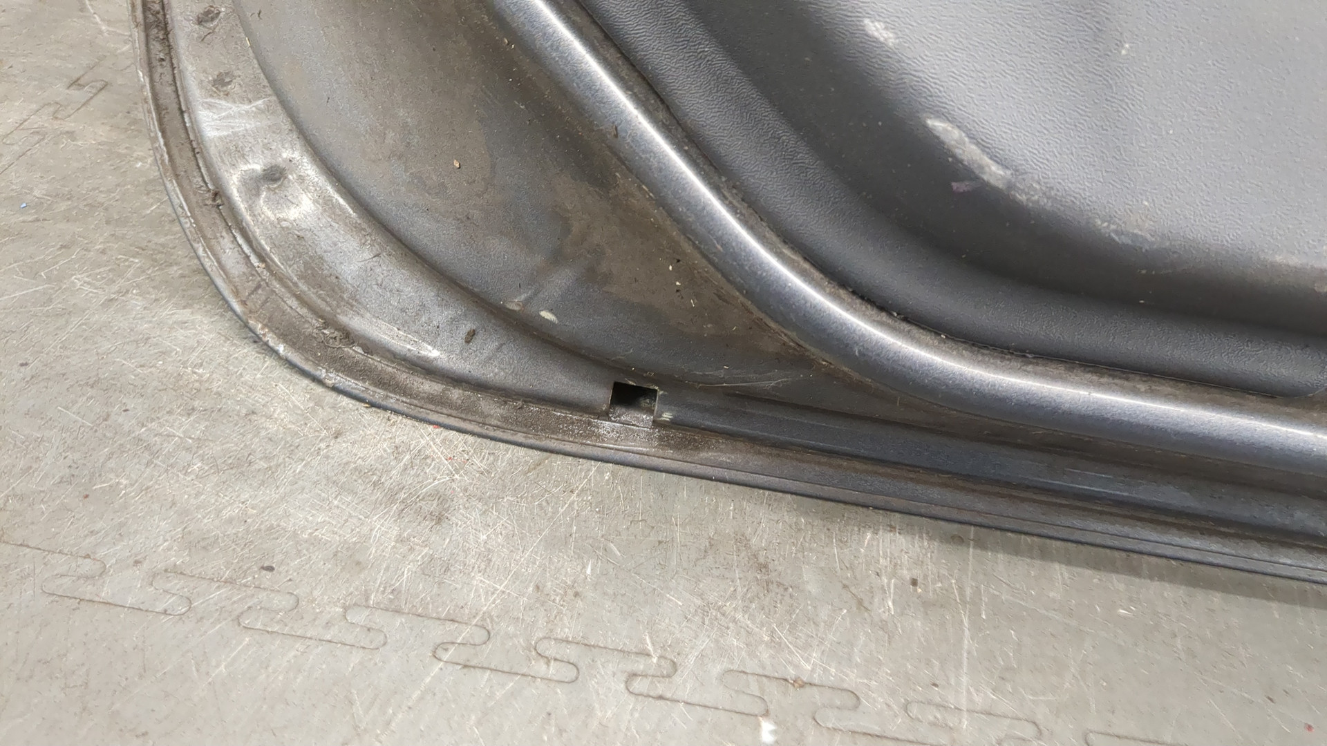 Дверь задняя левая