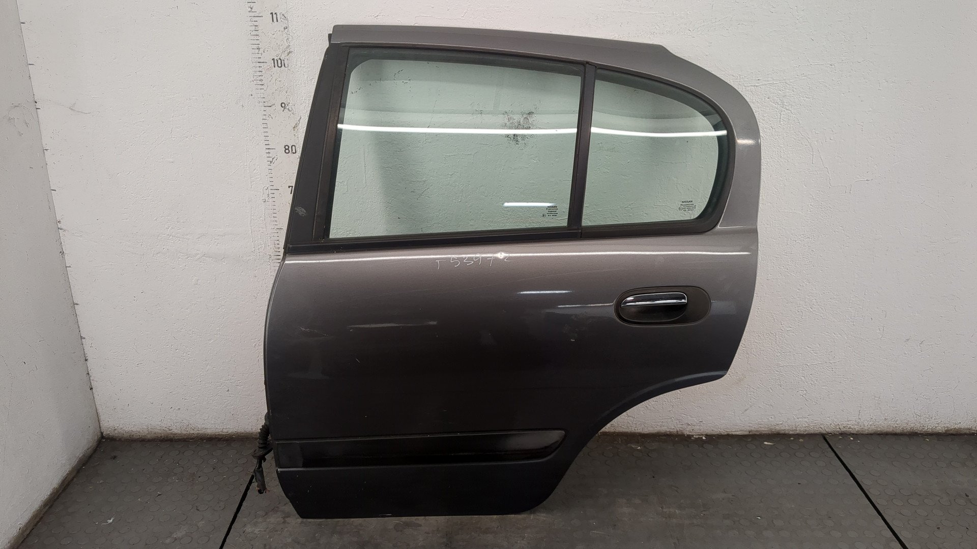 Дверь задняя левая