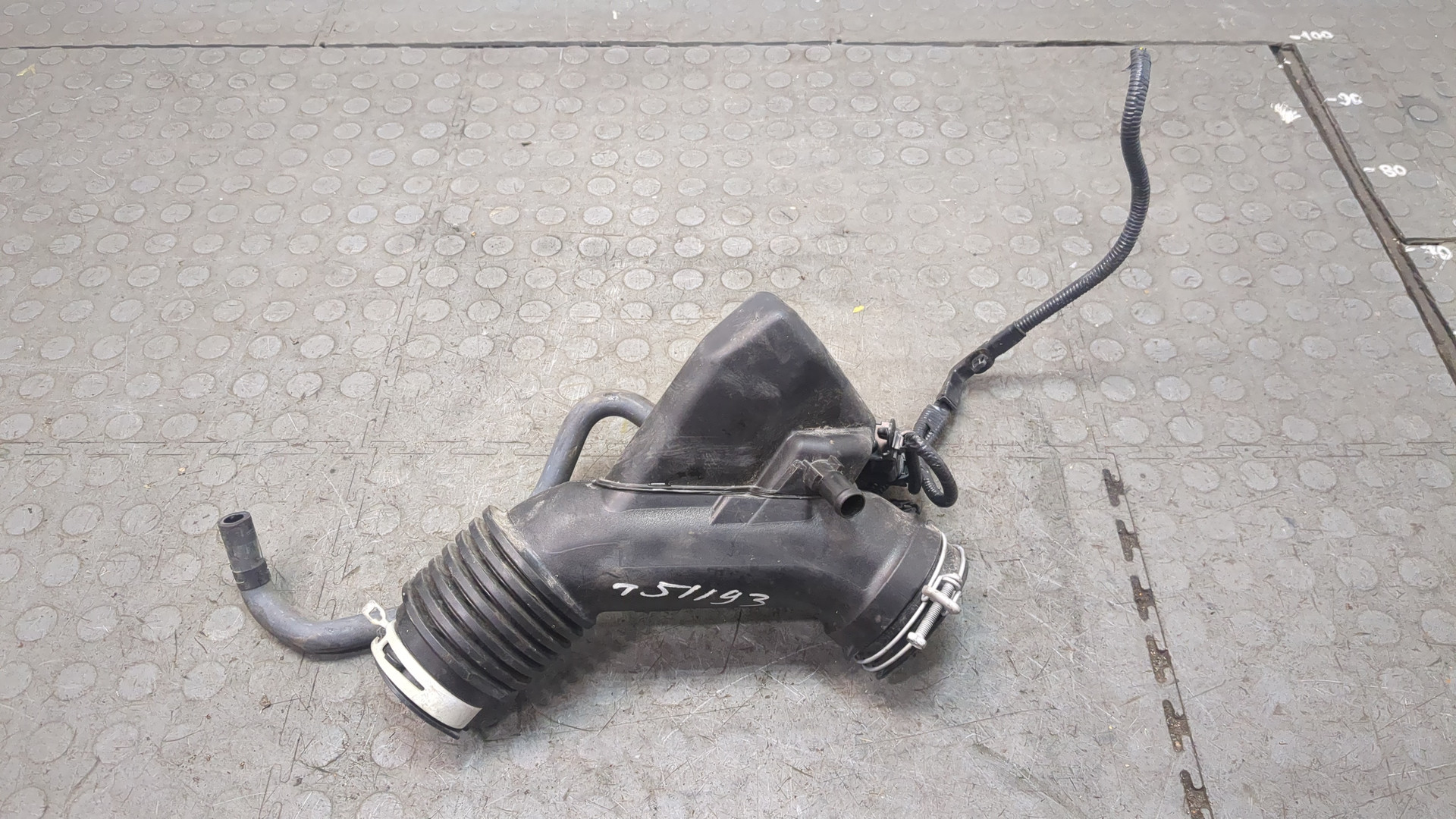 Патрубок воздушного фильтра