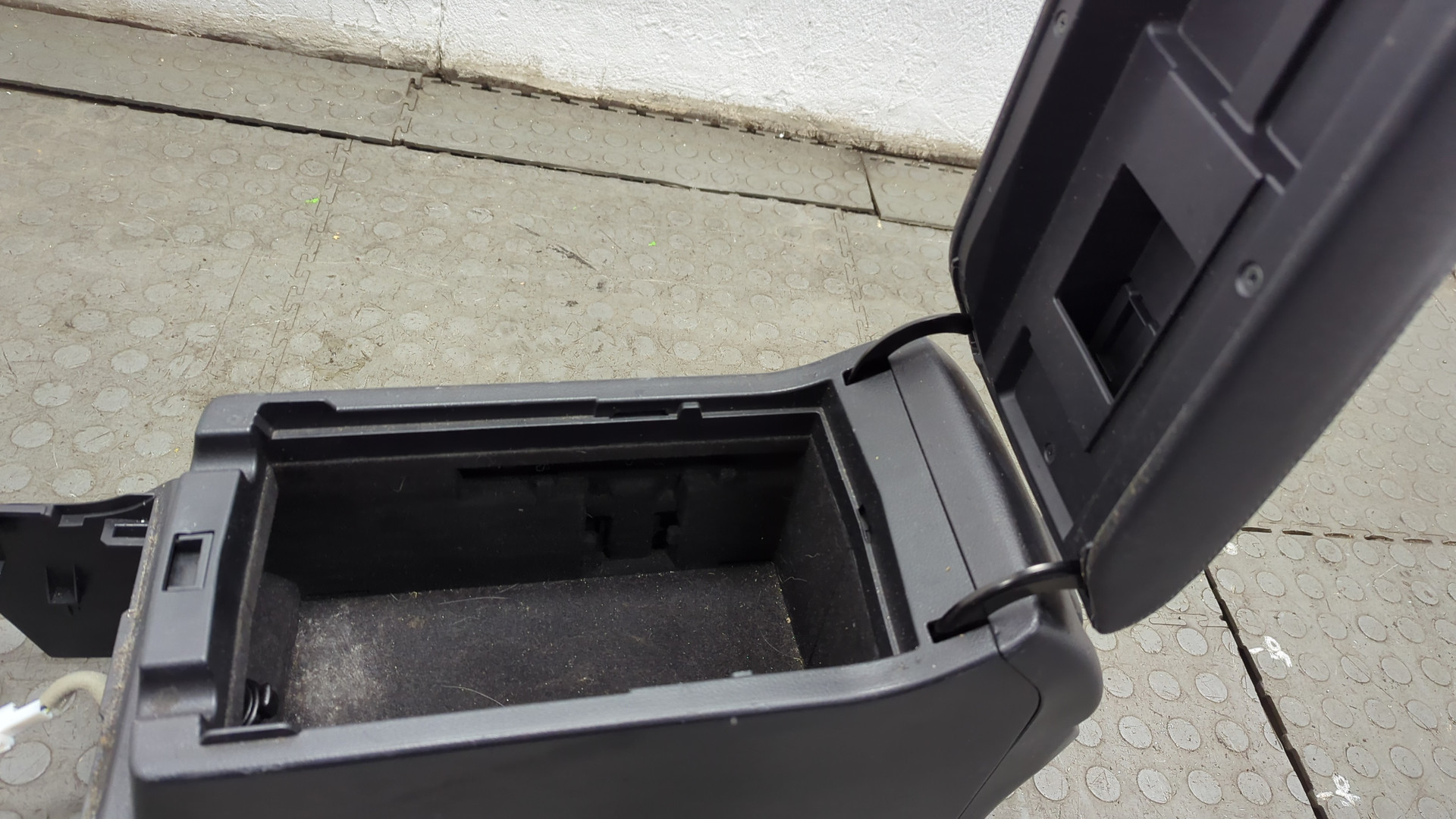 Подлокотник