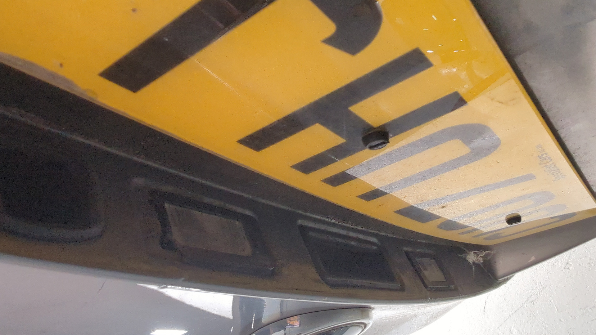 Дверь багажника