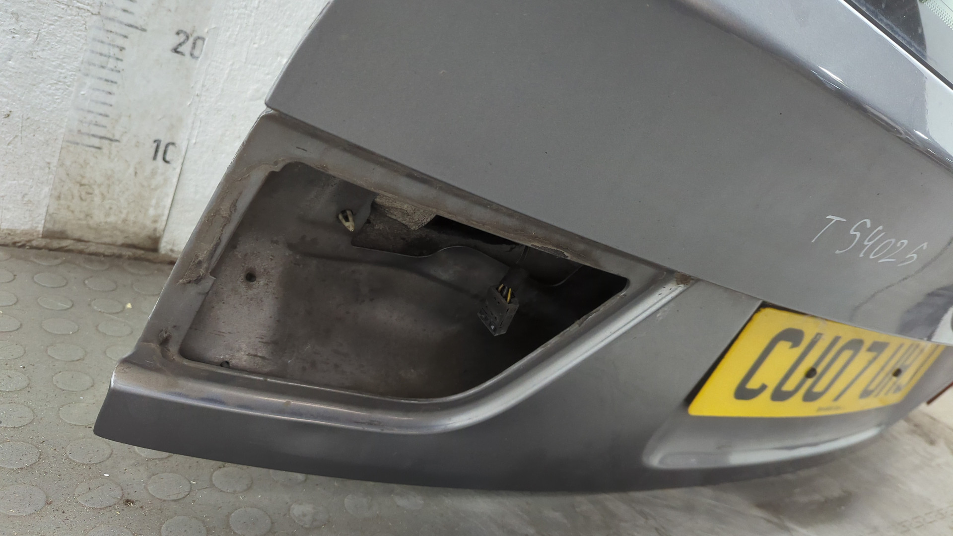 Дверь багажника