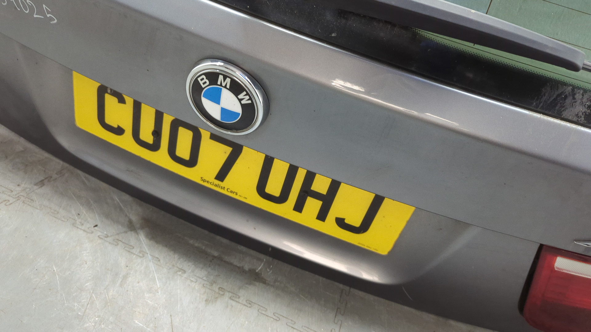 Дверь багажника