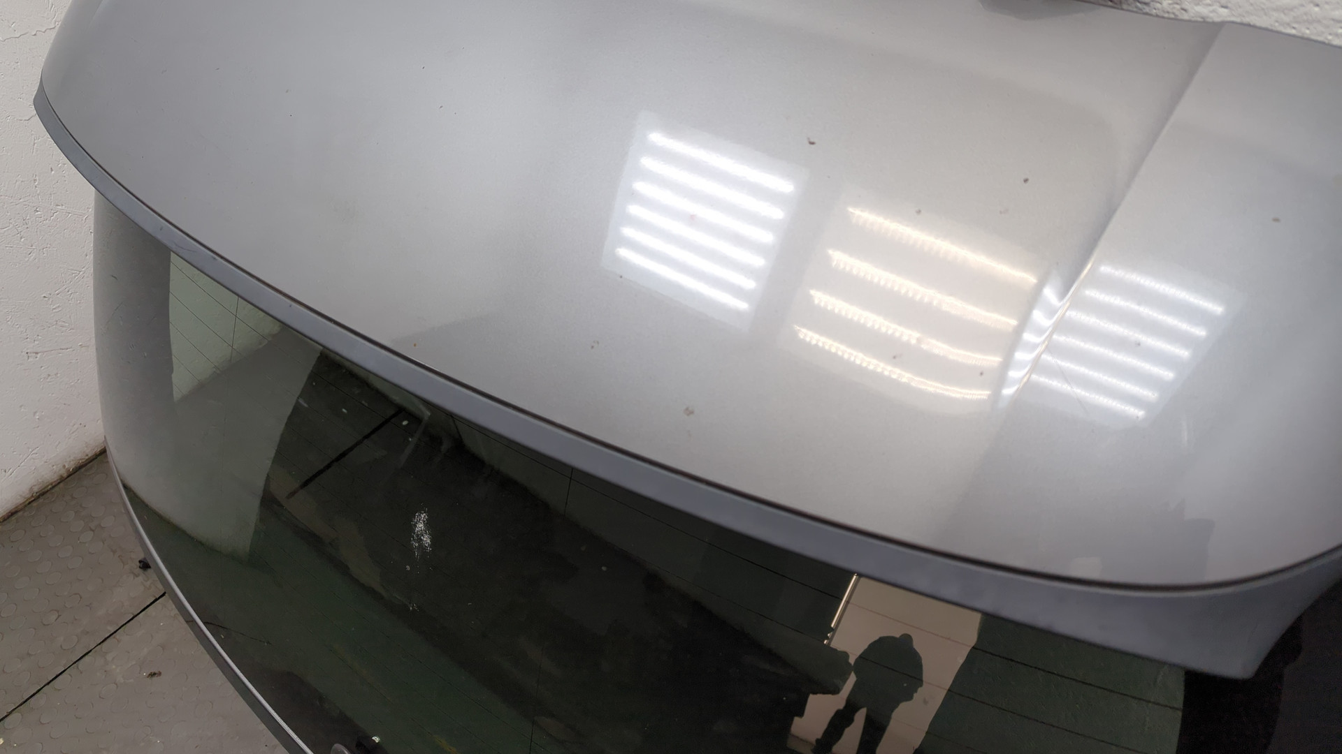 Дверь багажника