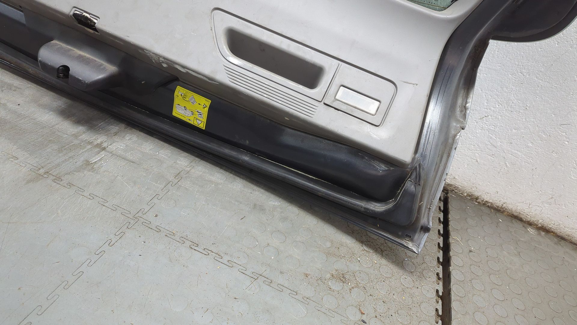 Дверь багажника