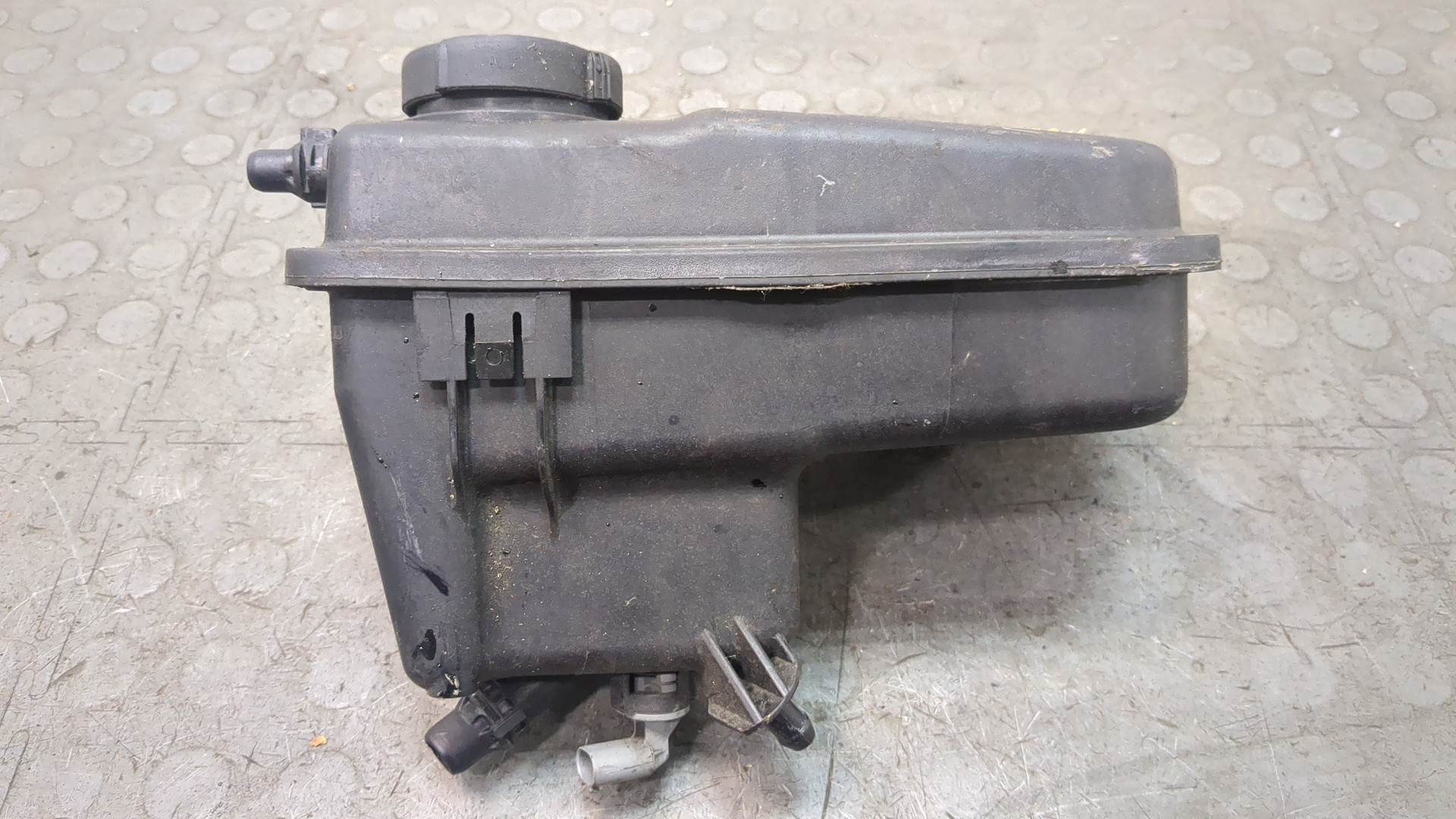 Бачок расширительный