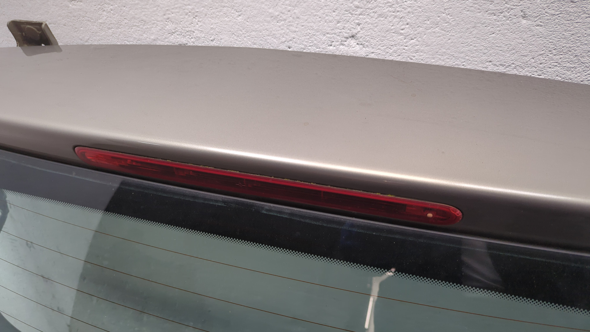 Дверь багажника