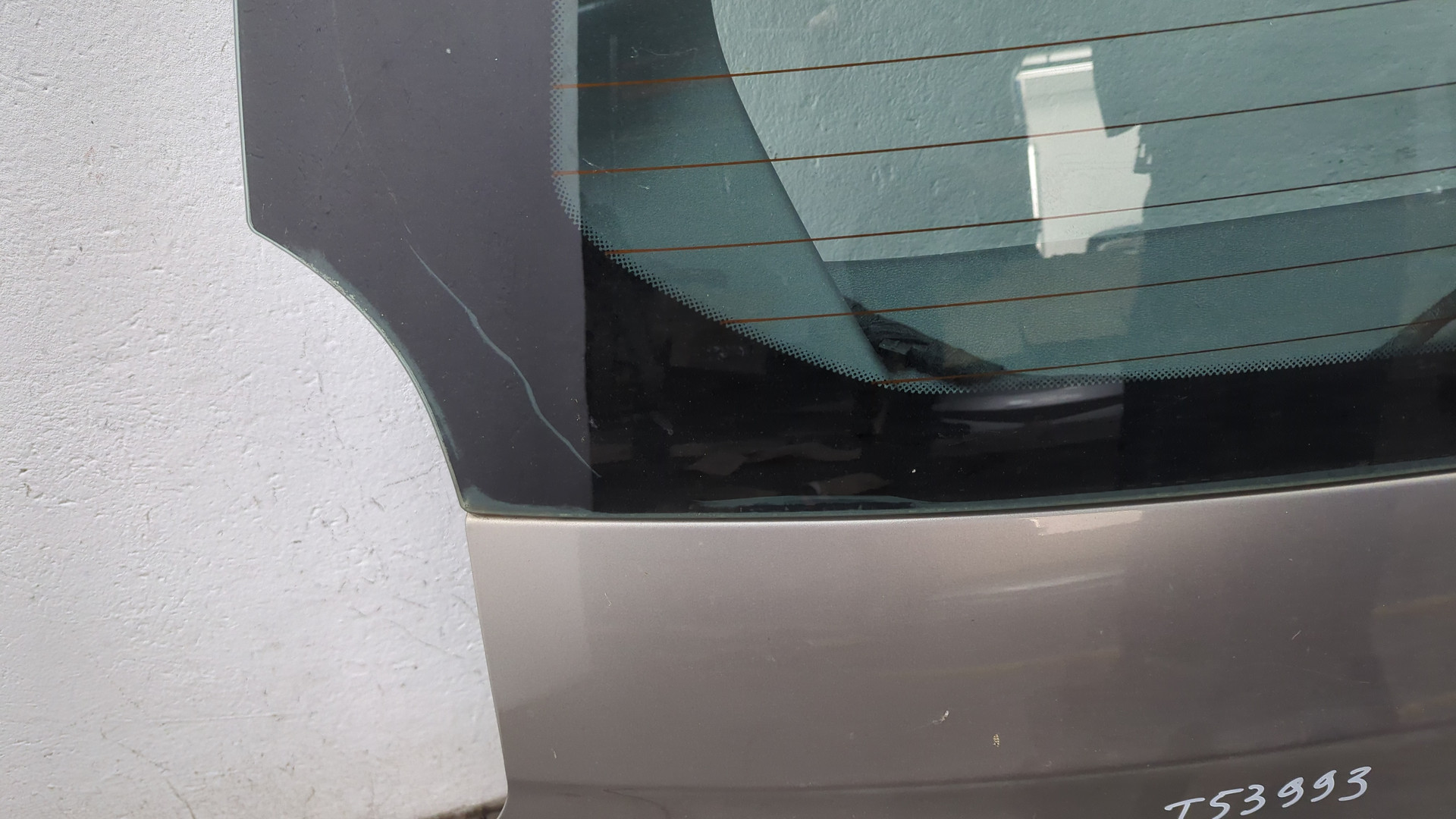 Дверь багажника