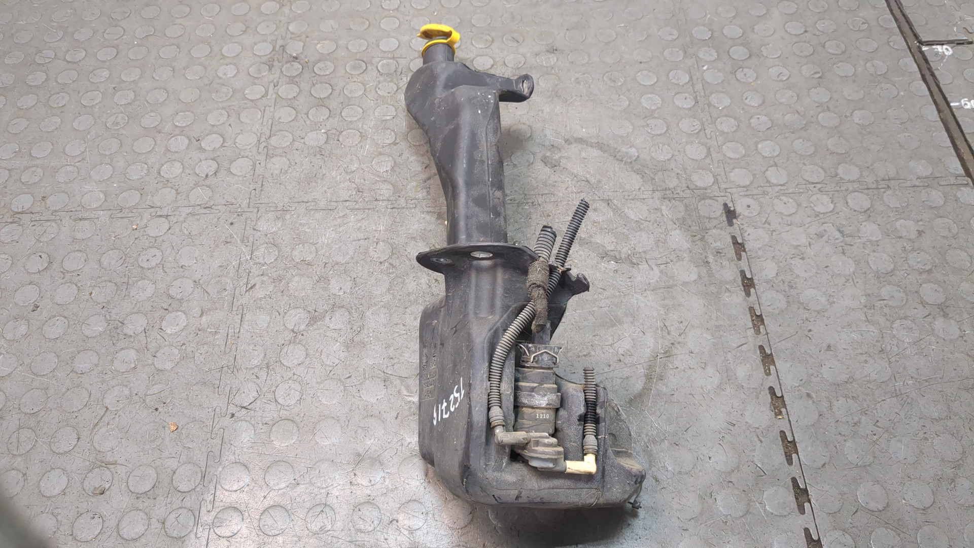 Бачок омывателя лобового стекла