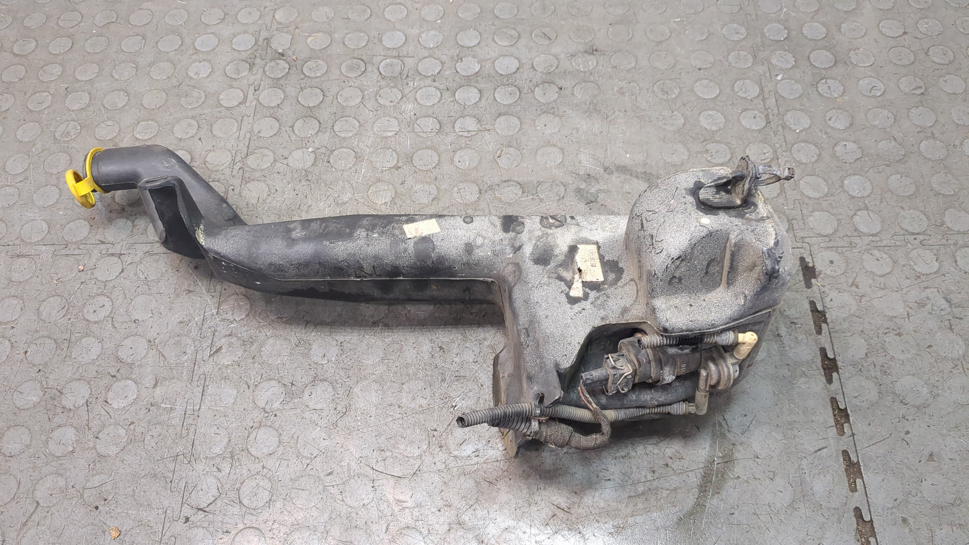 Бачок омывателя лобового стекла