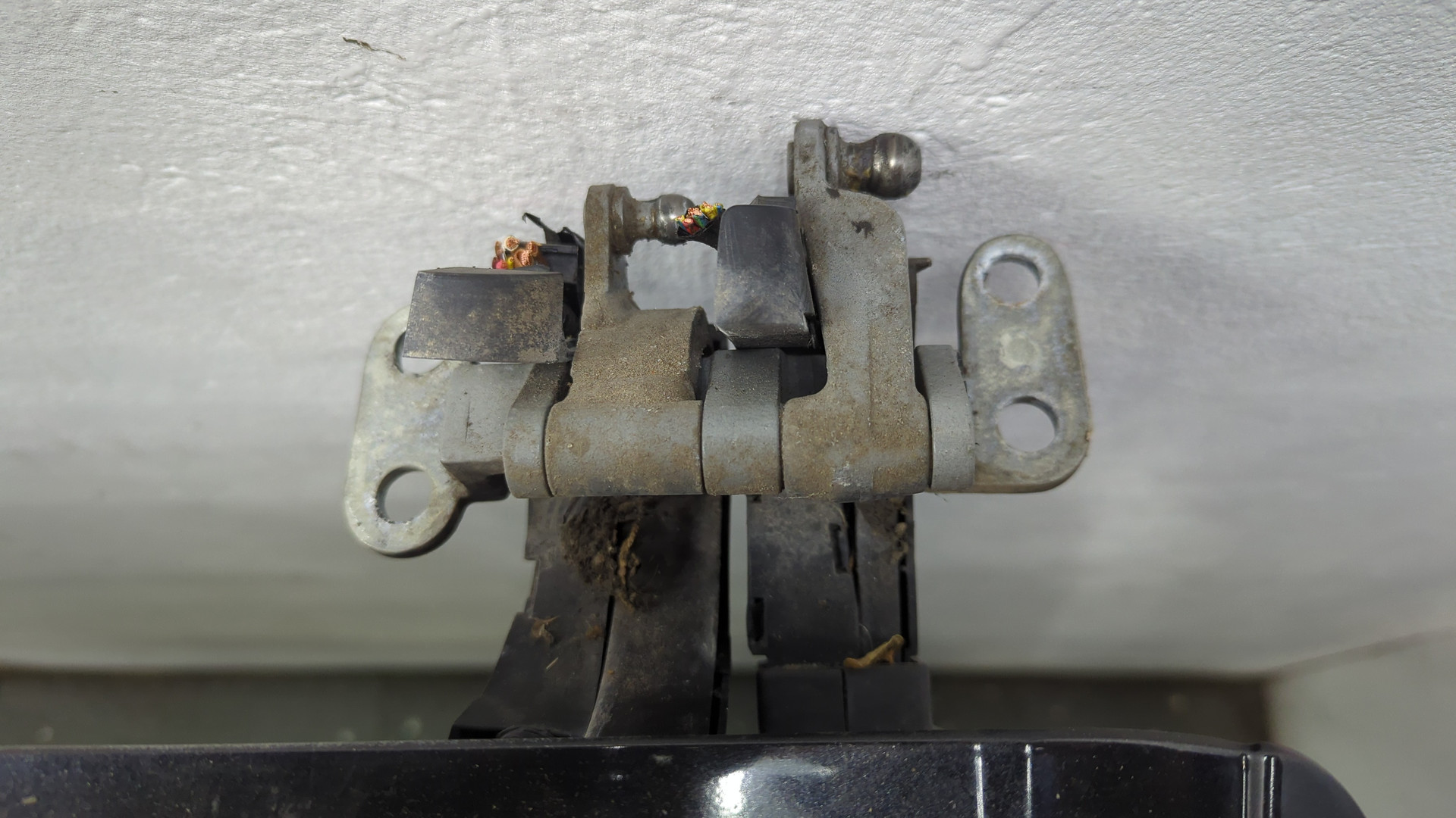 Дверь багажника