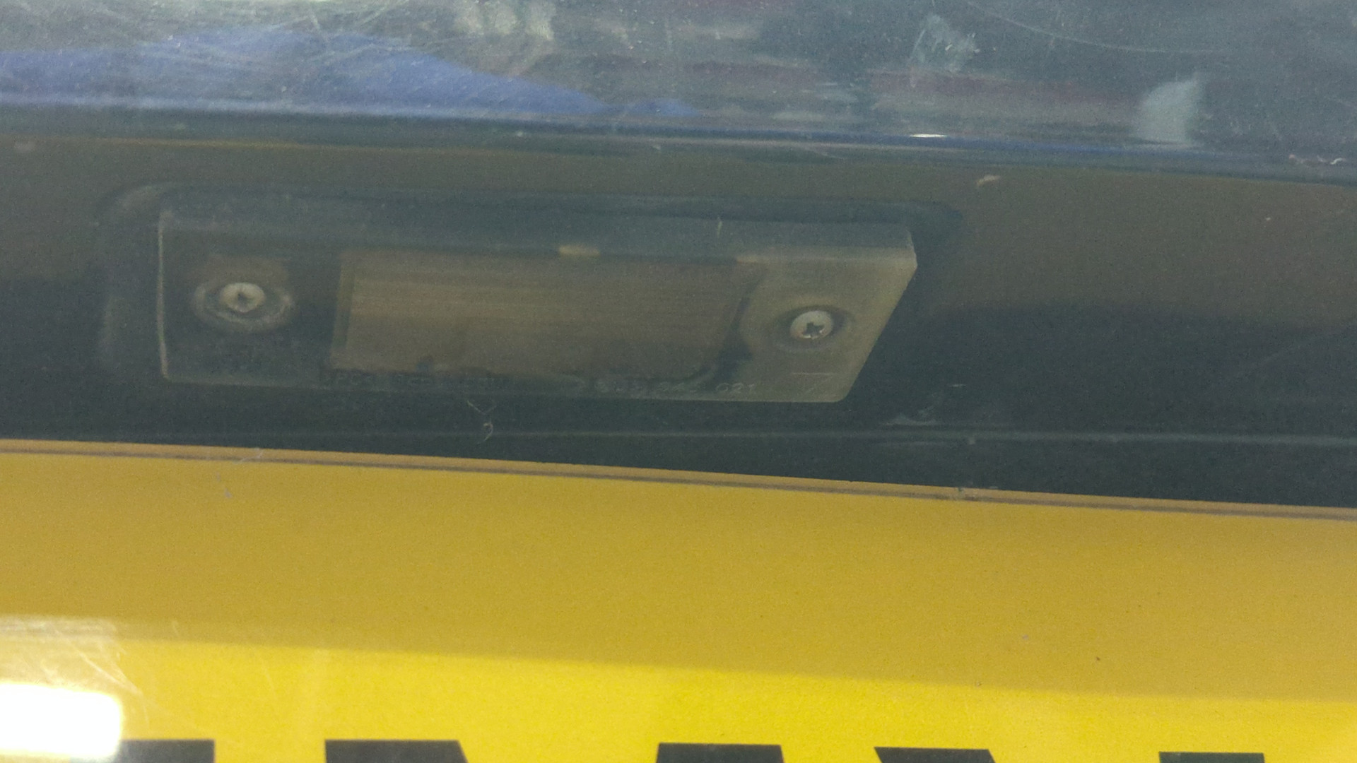 Дверь багажника