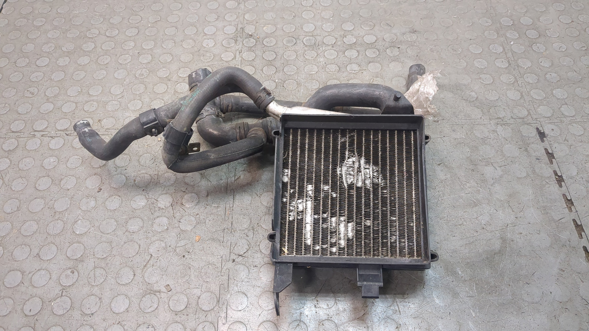 Радиатор охлаждения двигателя основной
