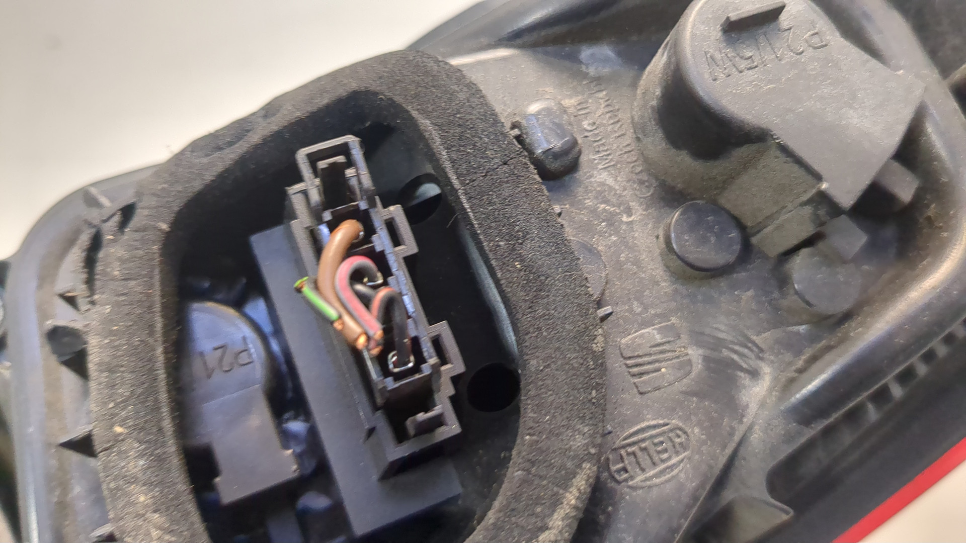 Фонарь задний правый