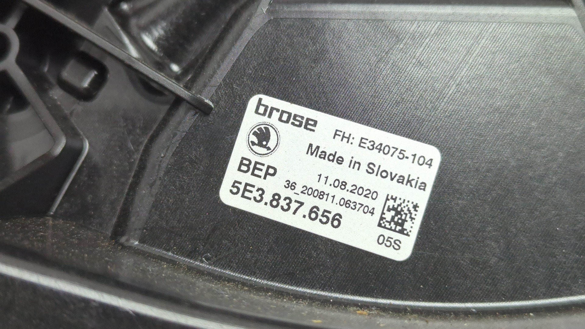 Стеклоподъемник электр. передний правый