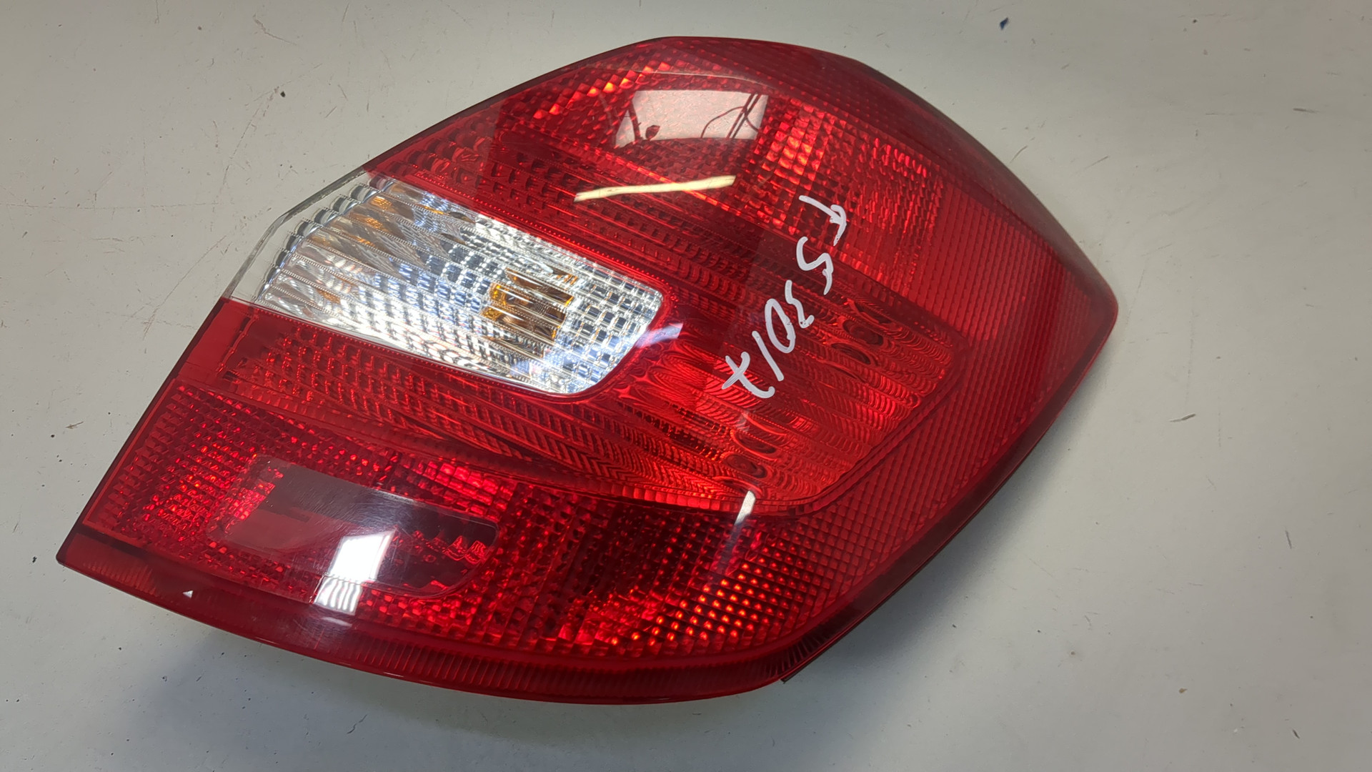 Фонарь задний правый