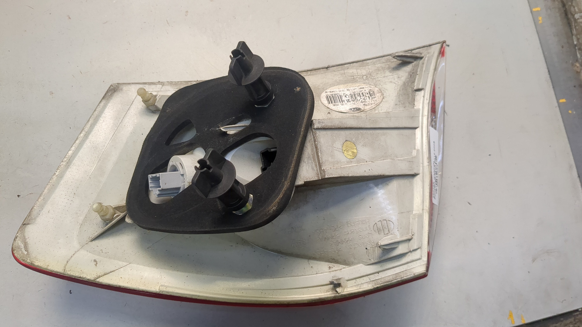 Фонарь задний левый