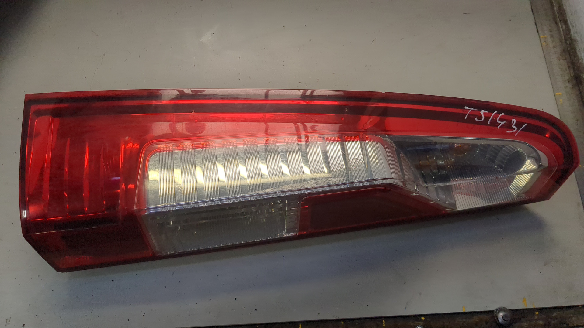 Фонарь задний левый