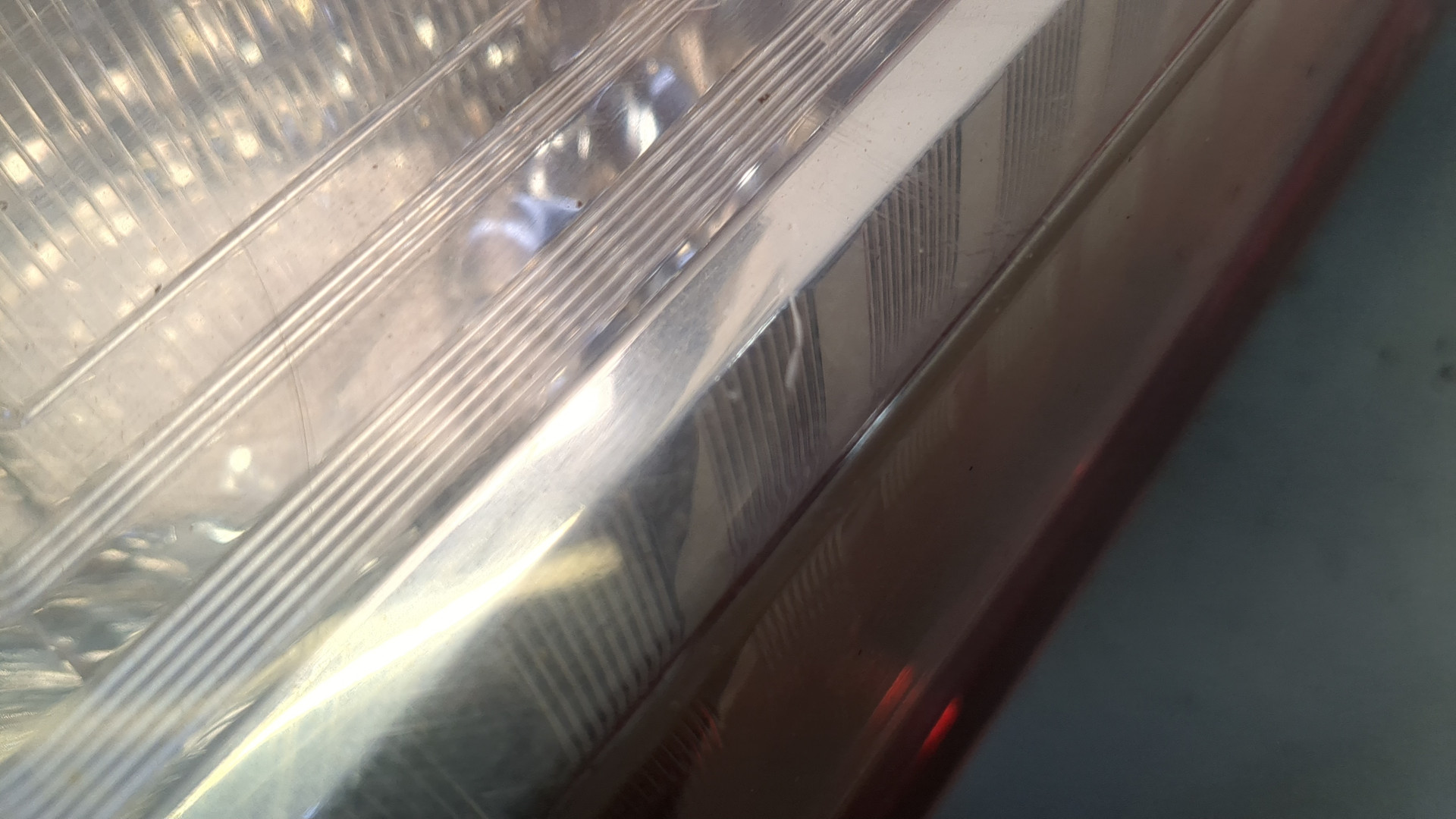 Фонарь задний правый