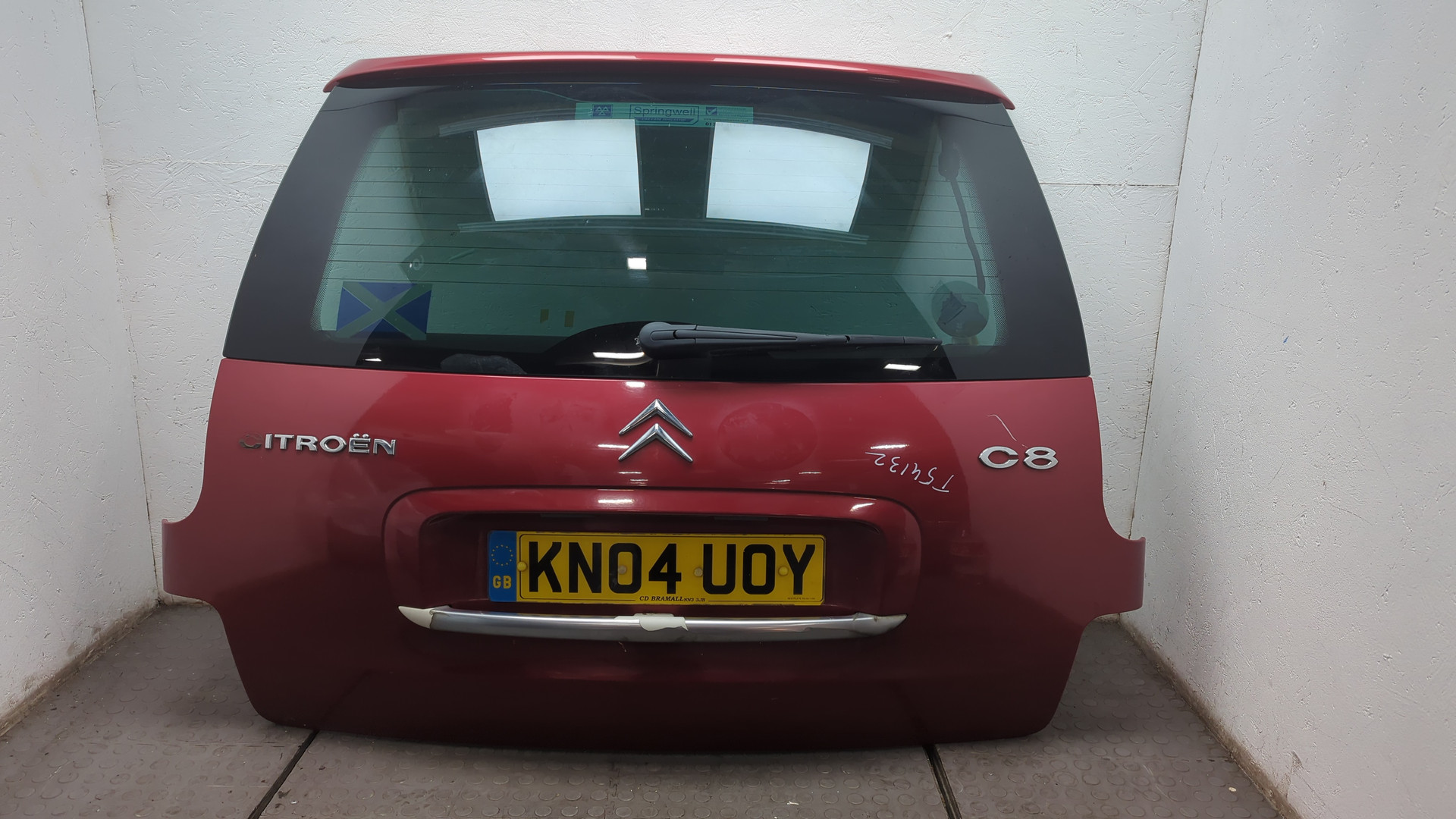 Дверь багажника