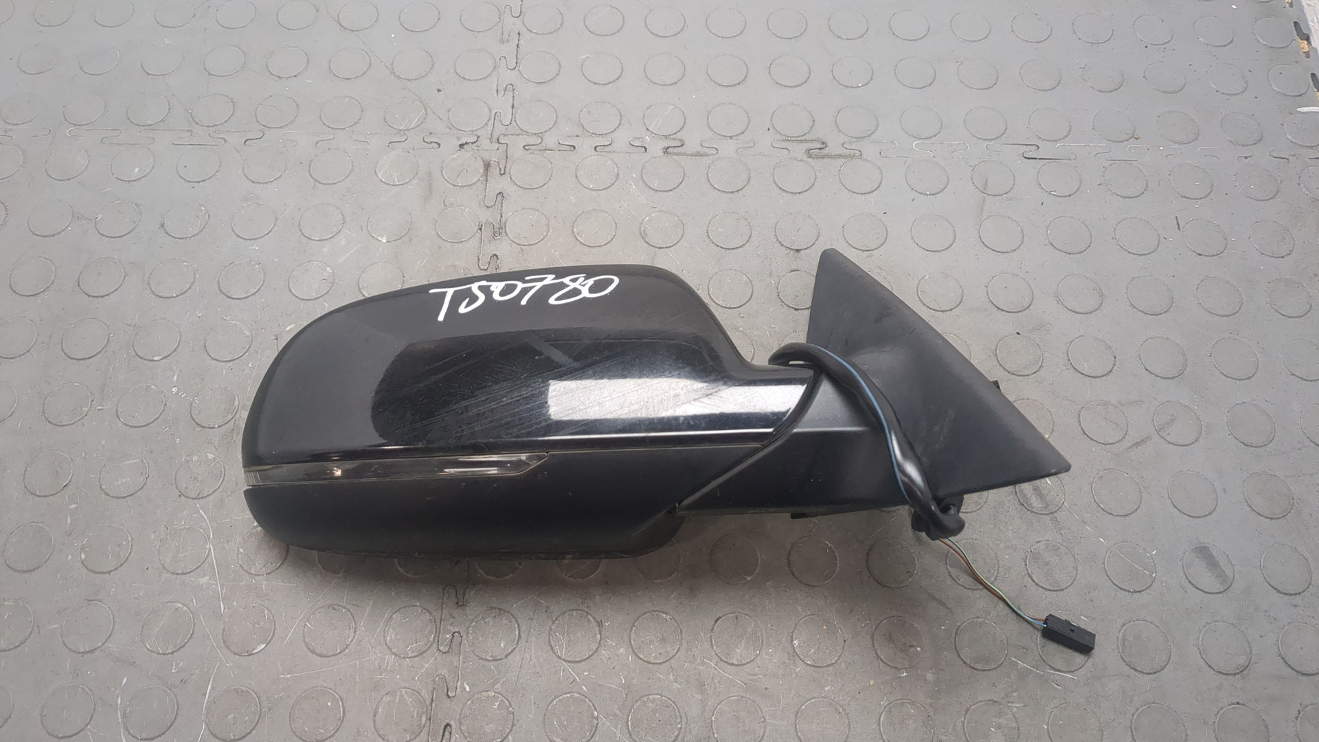 Зеркало правое электрическое