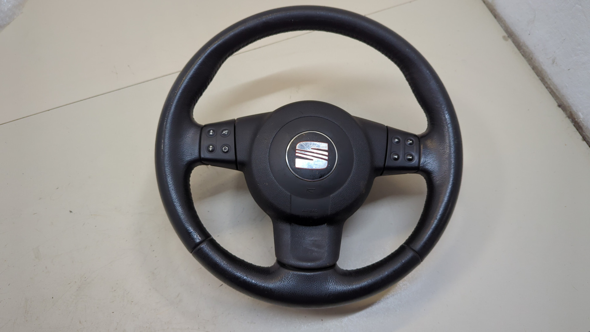 Рулевое колесо (руль)