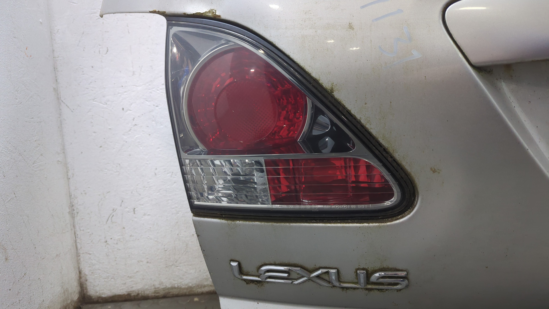 Дверь багажника