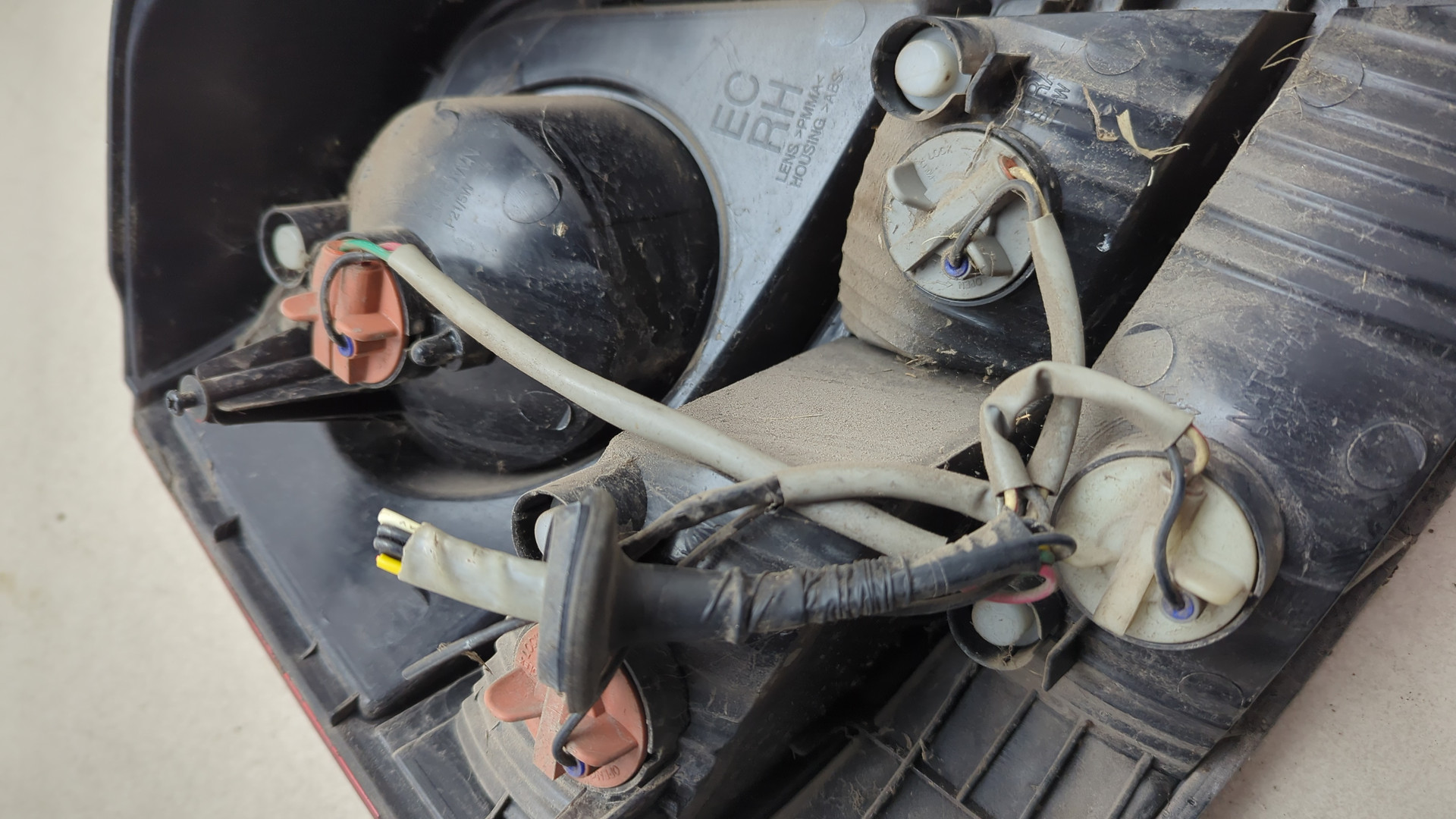 Фонарь задний правый